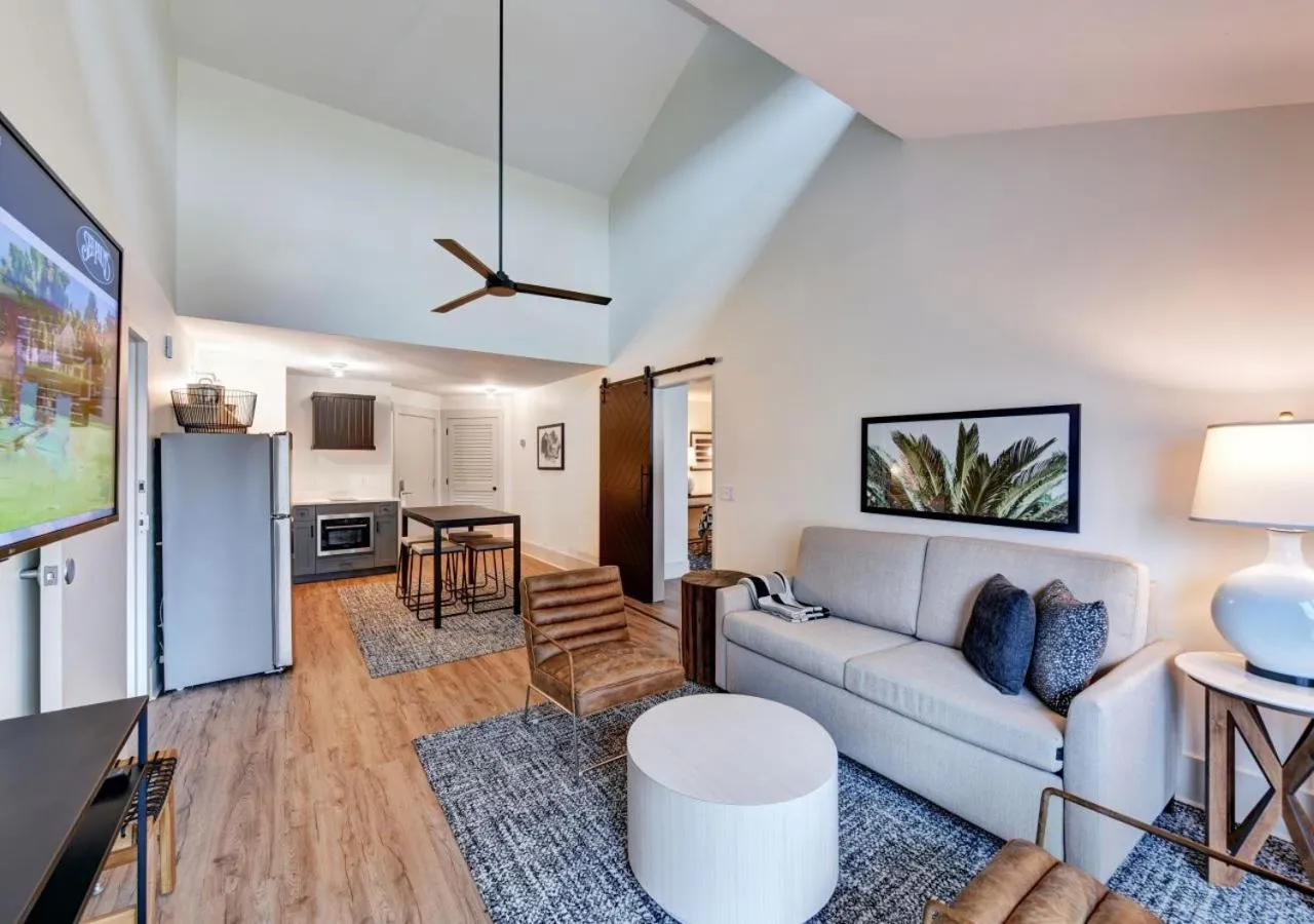 Living room in Sea Palms Resort