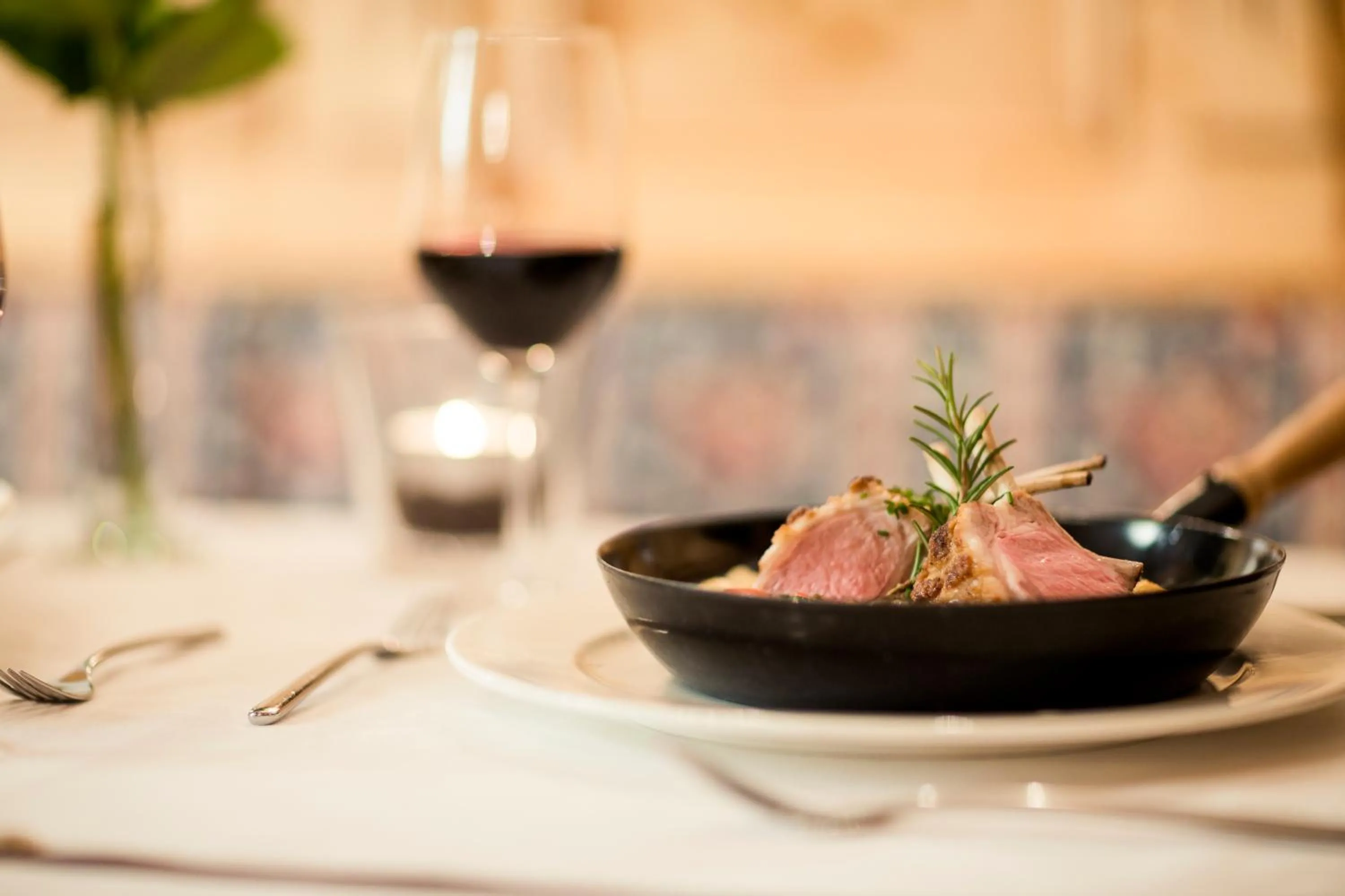 Restaurant/places to eat in Hotel Jager Hans