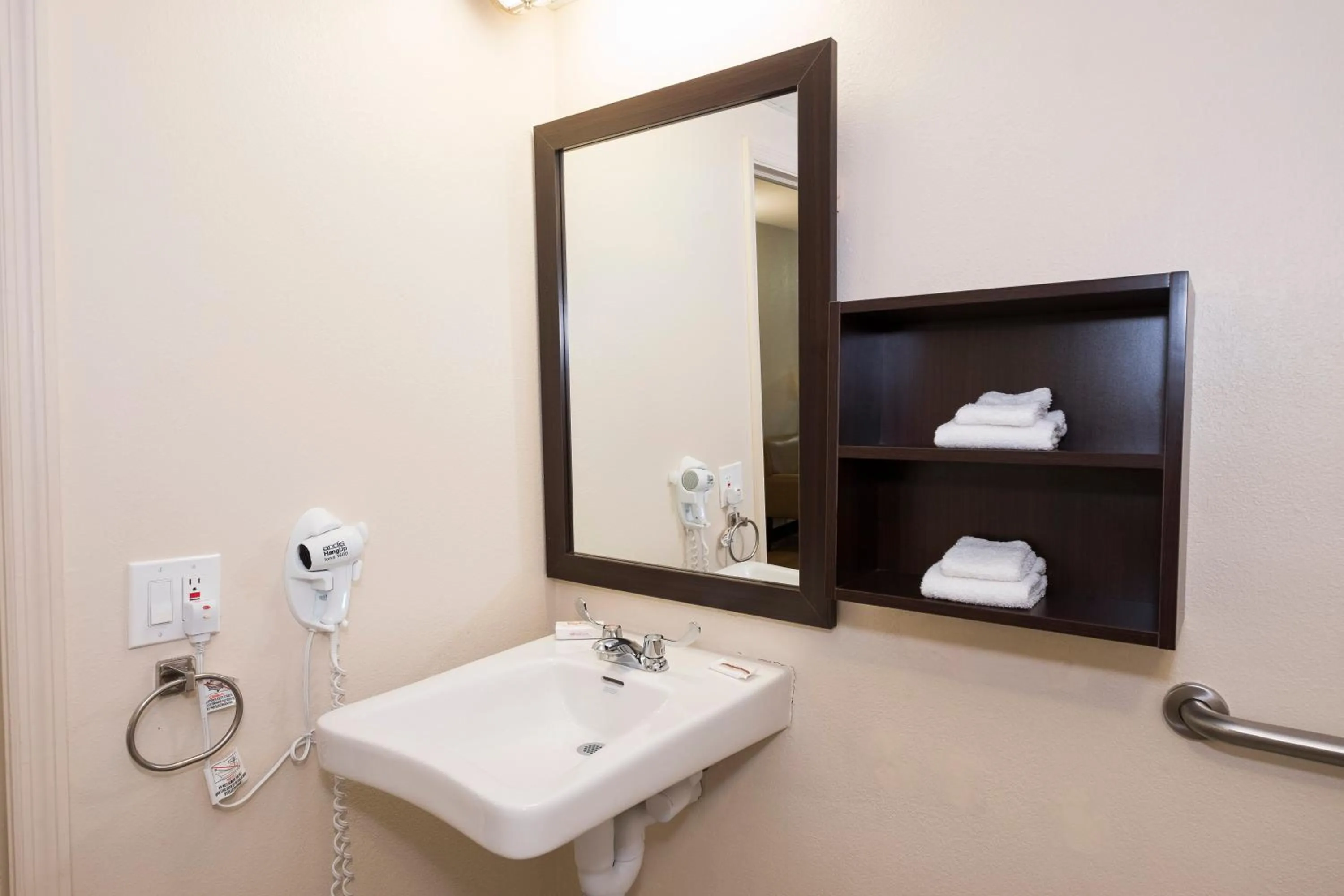 Bathroom in Red Roof Inn PLUS+ Poughkeepsie