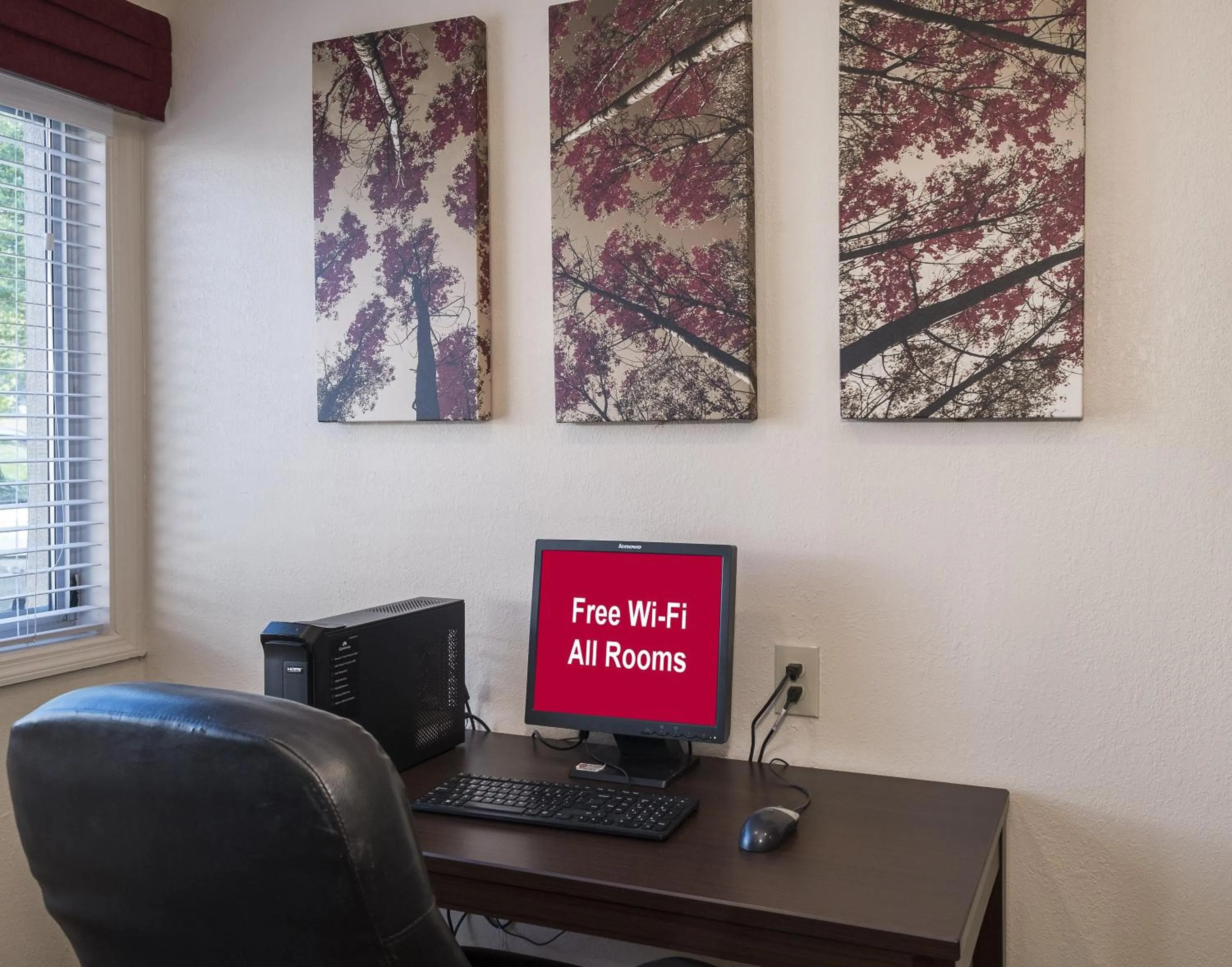 Business facilities in Red Roof Inn PLUS+ Poughkeepsie