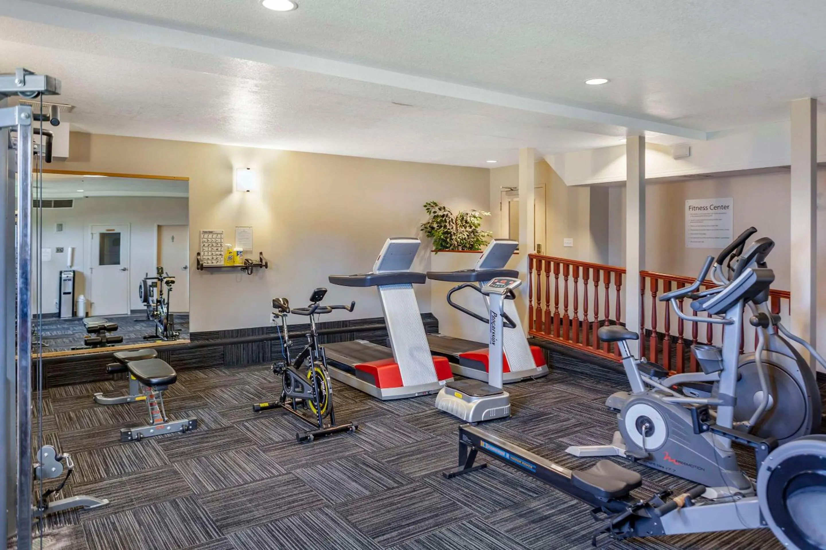 Fitness centre/facilities in Quality Inn & Suites Edmonton International Airport
