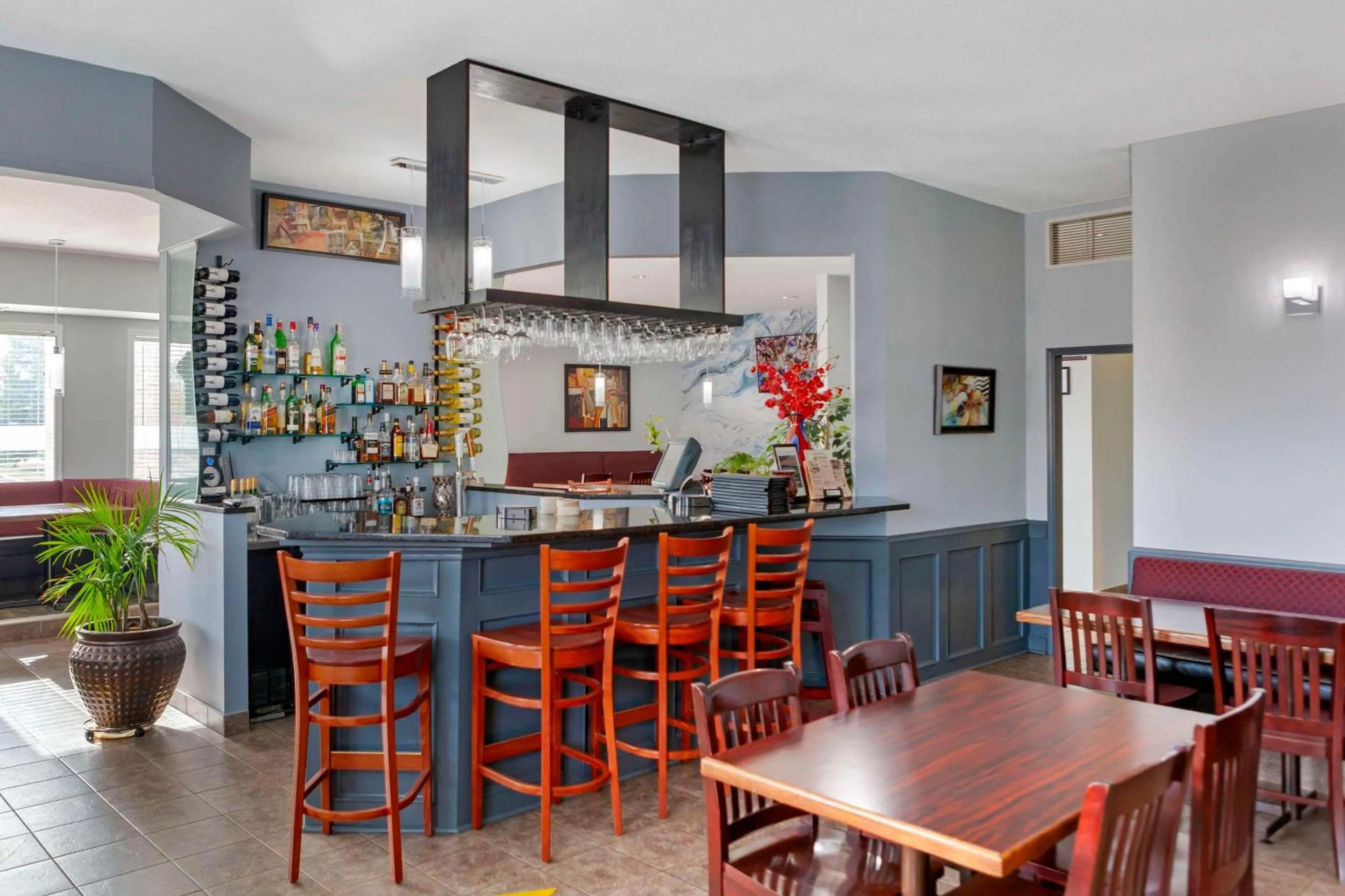 Restaurant/places to eat in Quality Inn & Suites Edmonton International Airport