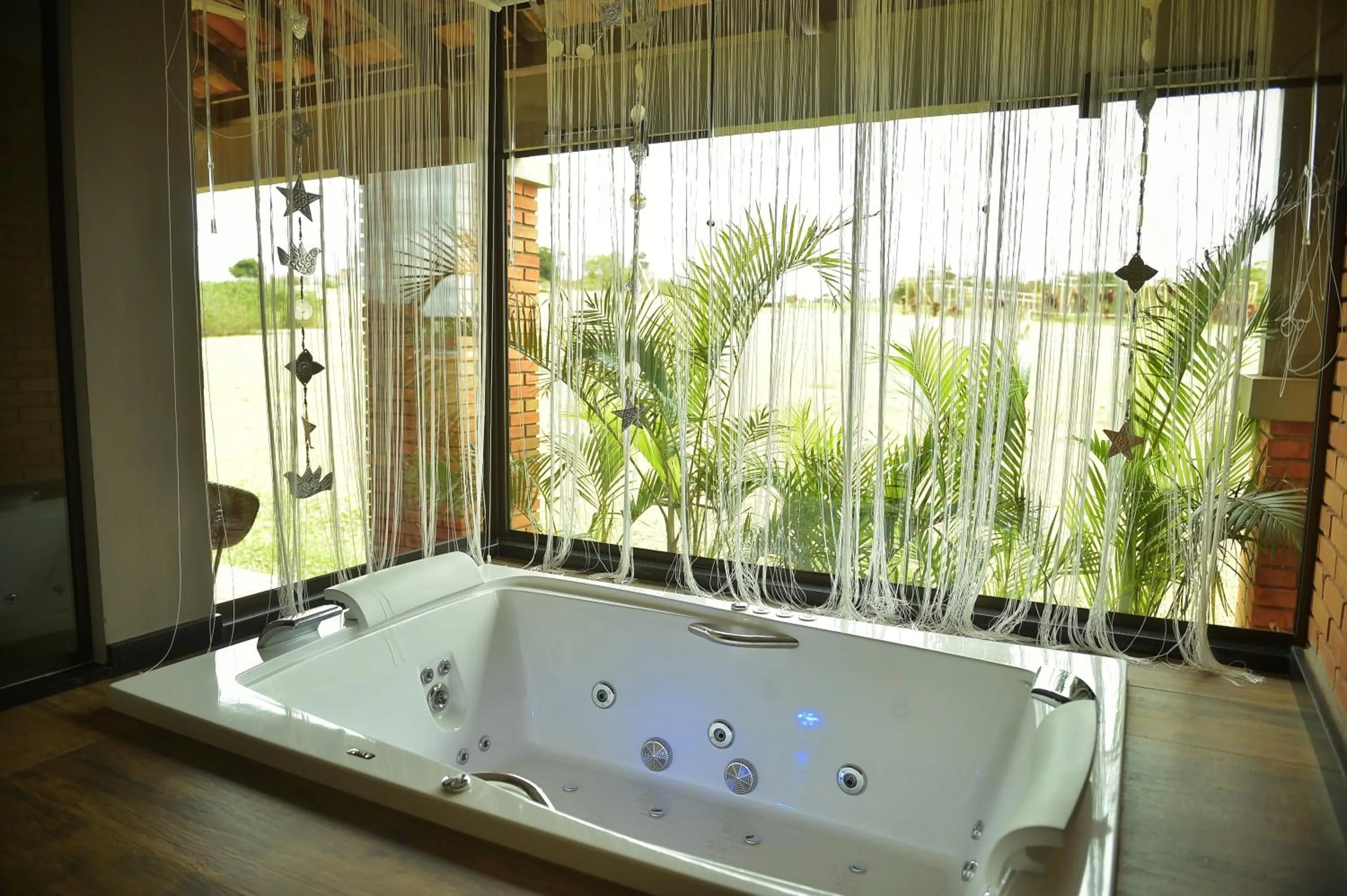 Bathroom in Tenondé Park Hotel