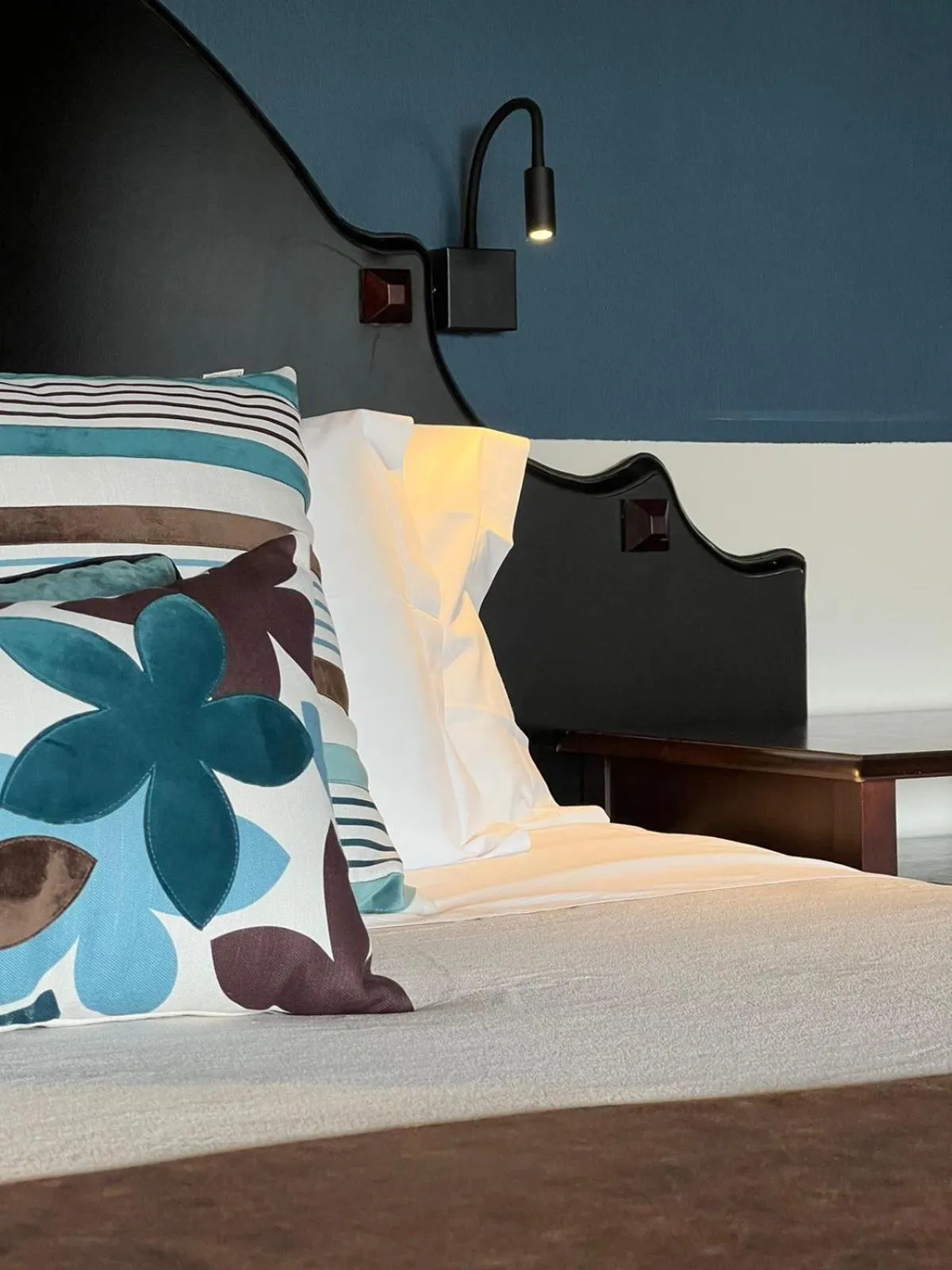 Decorative detail, Bed in Tenondé Park Hotel