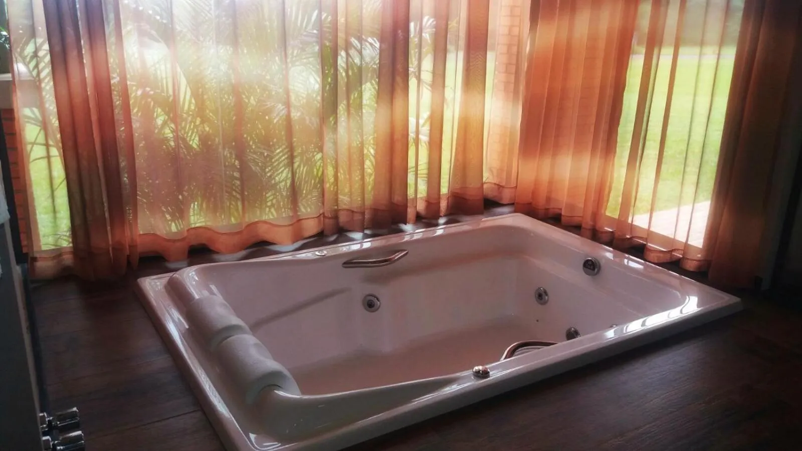 Bathroom in Tenondé Park Hotel