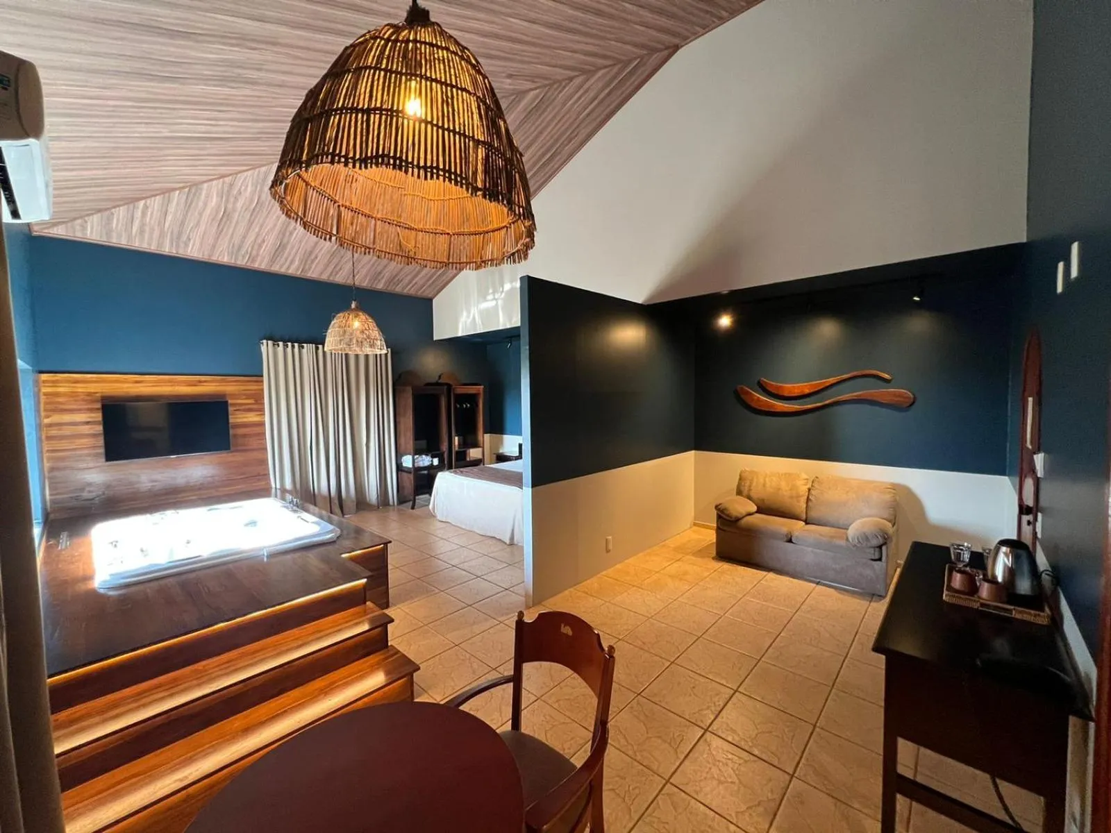 Photo of the whole room, Bed in Tenondé Park Hotel