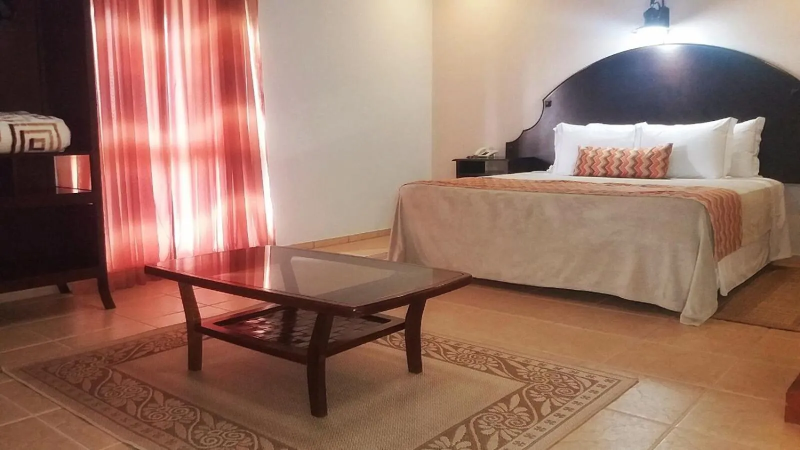 Bed in Tenondé Park Hotel