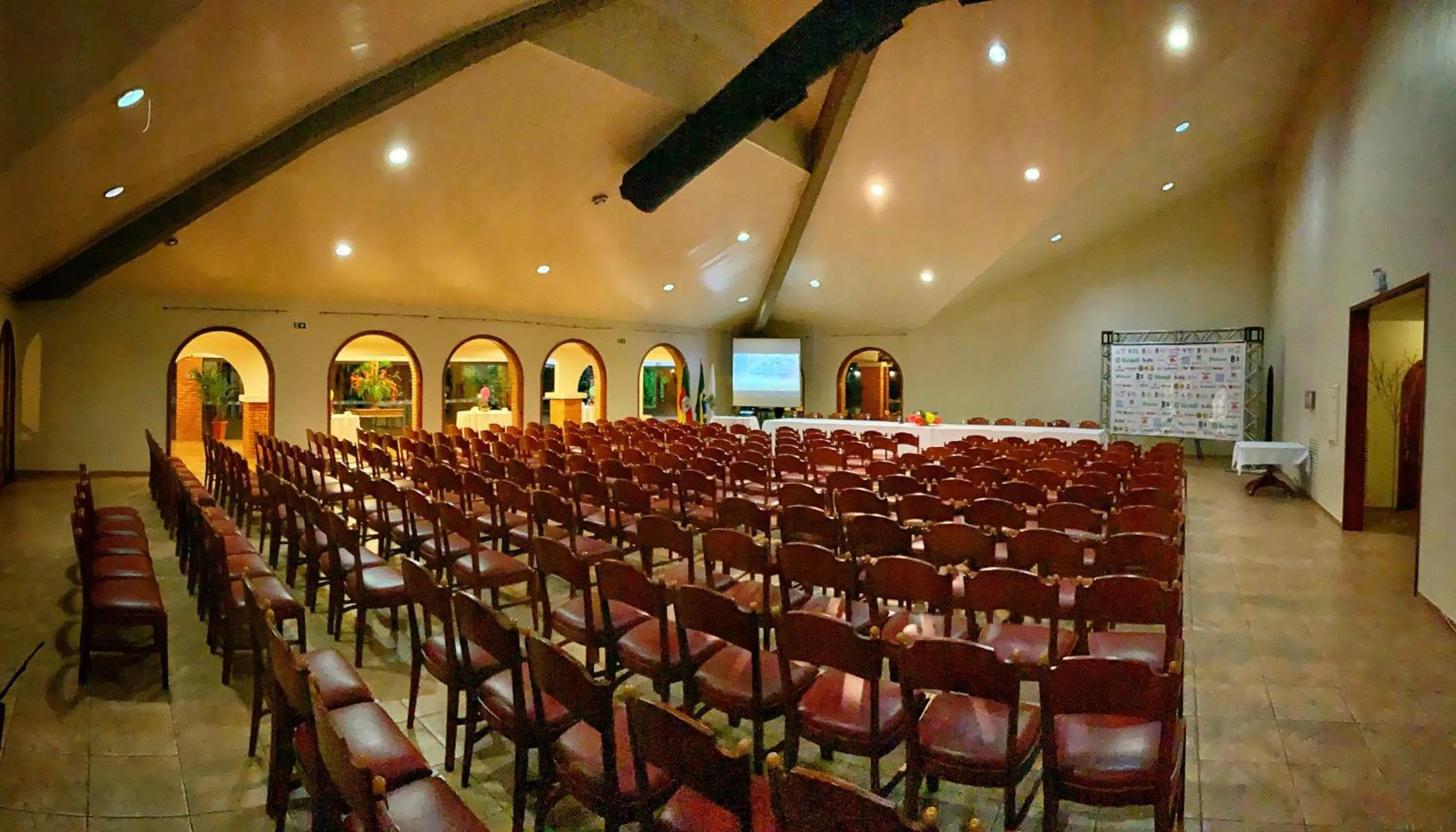 Business facilities in Tenondé Park Hotel