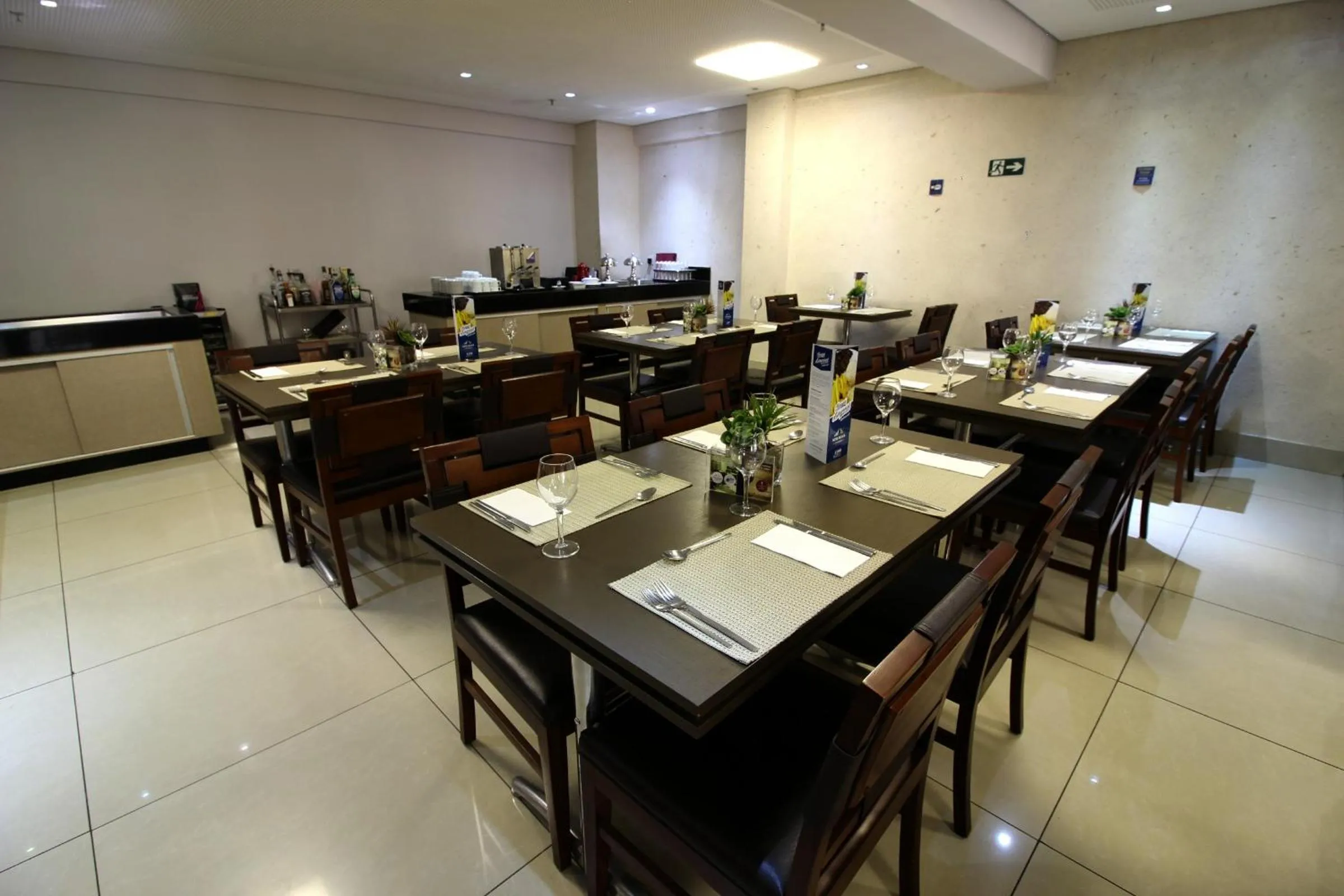 Dining area in Hotel Beaga Convention Expominas by MHB