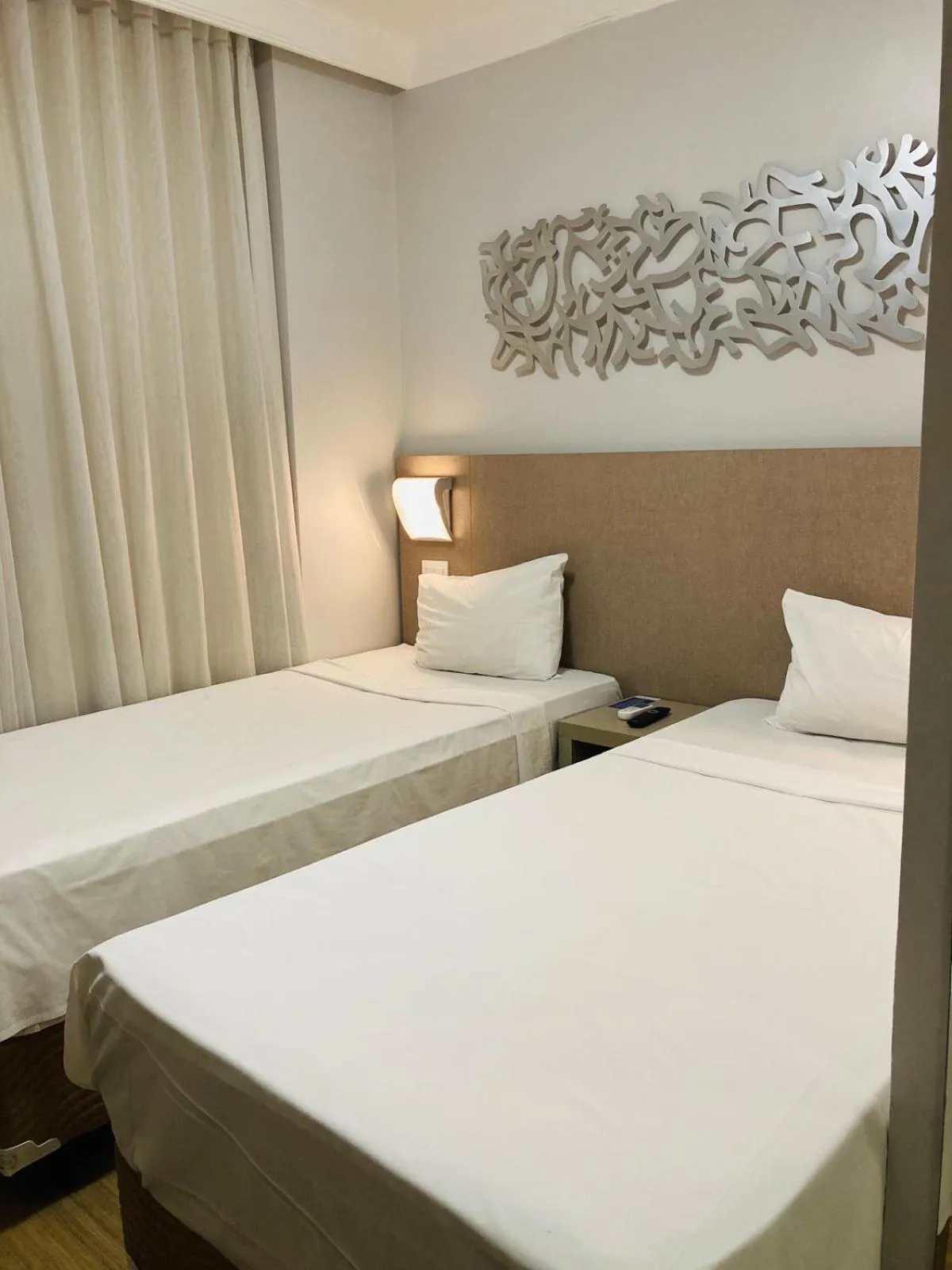 Bed in Hotel Beaga Convention Expominas by MHB