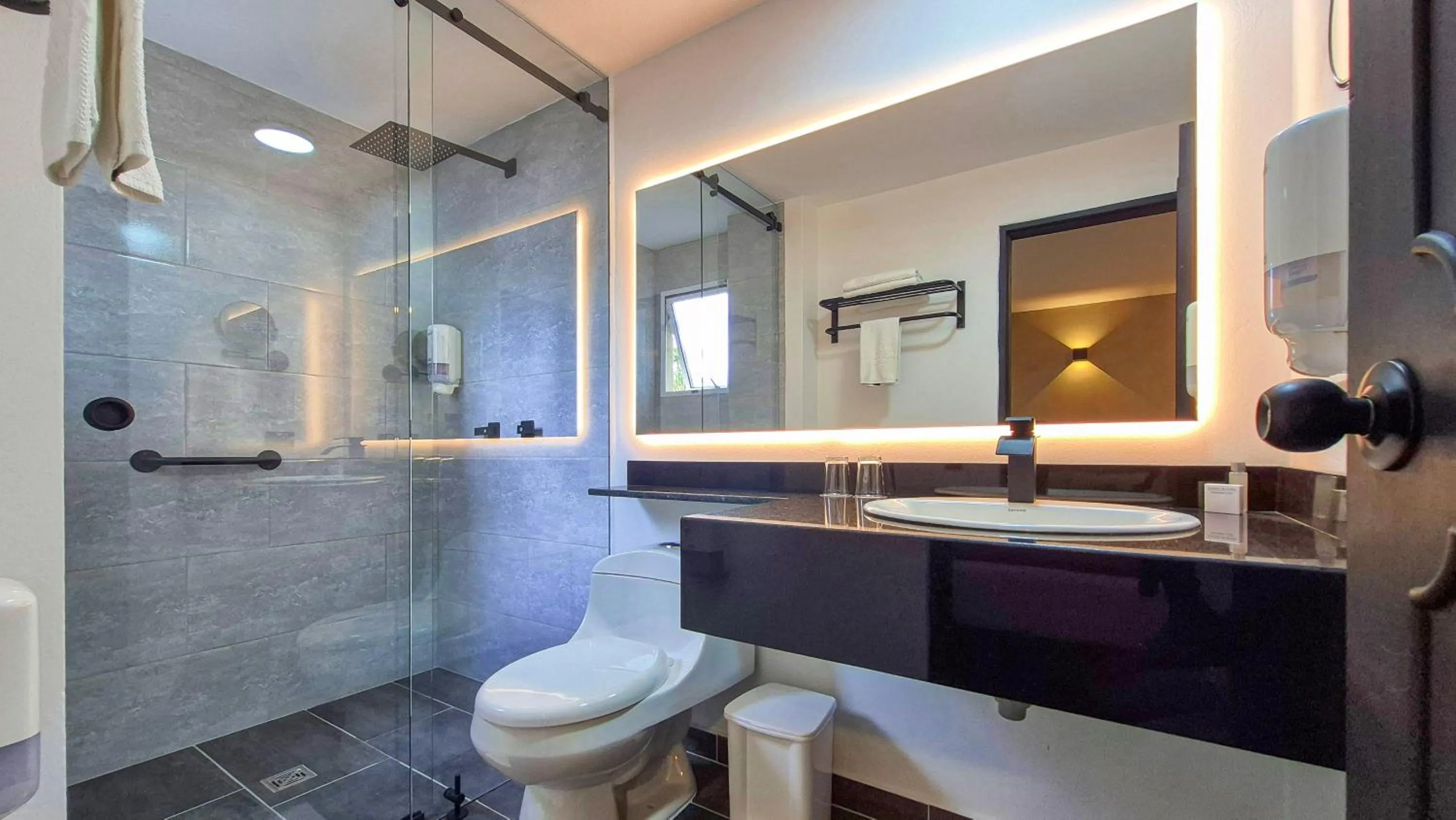 Bathroom in Hotel Santiago de Arma