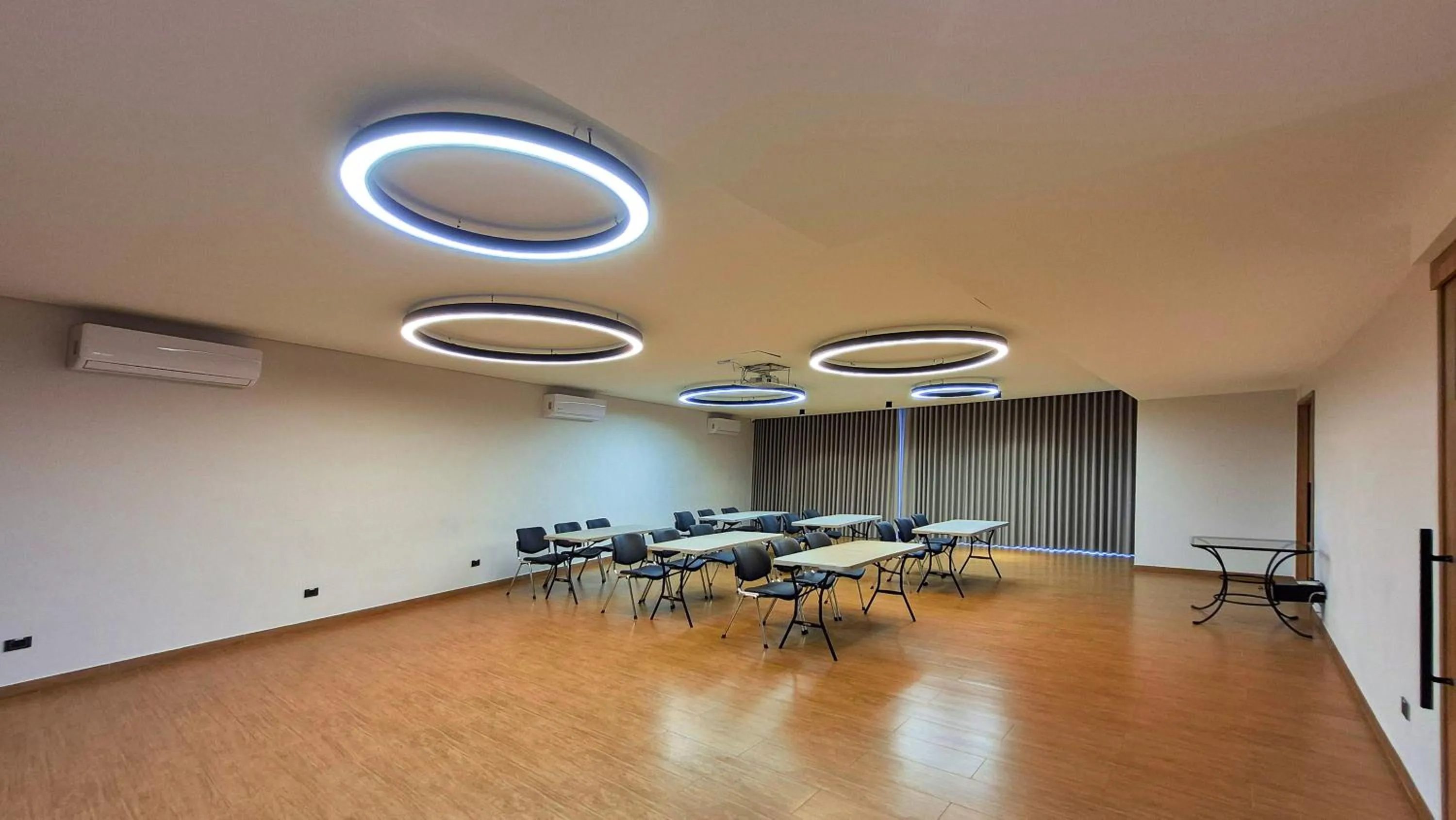 Meeting/conference room in Hotel Santiago de Arma