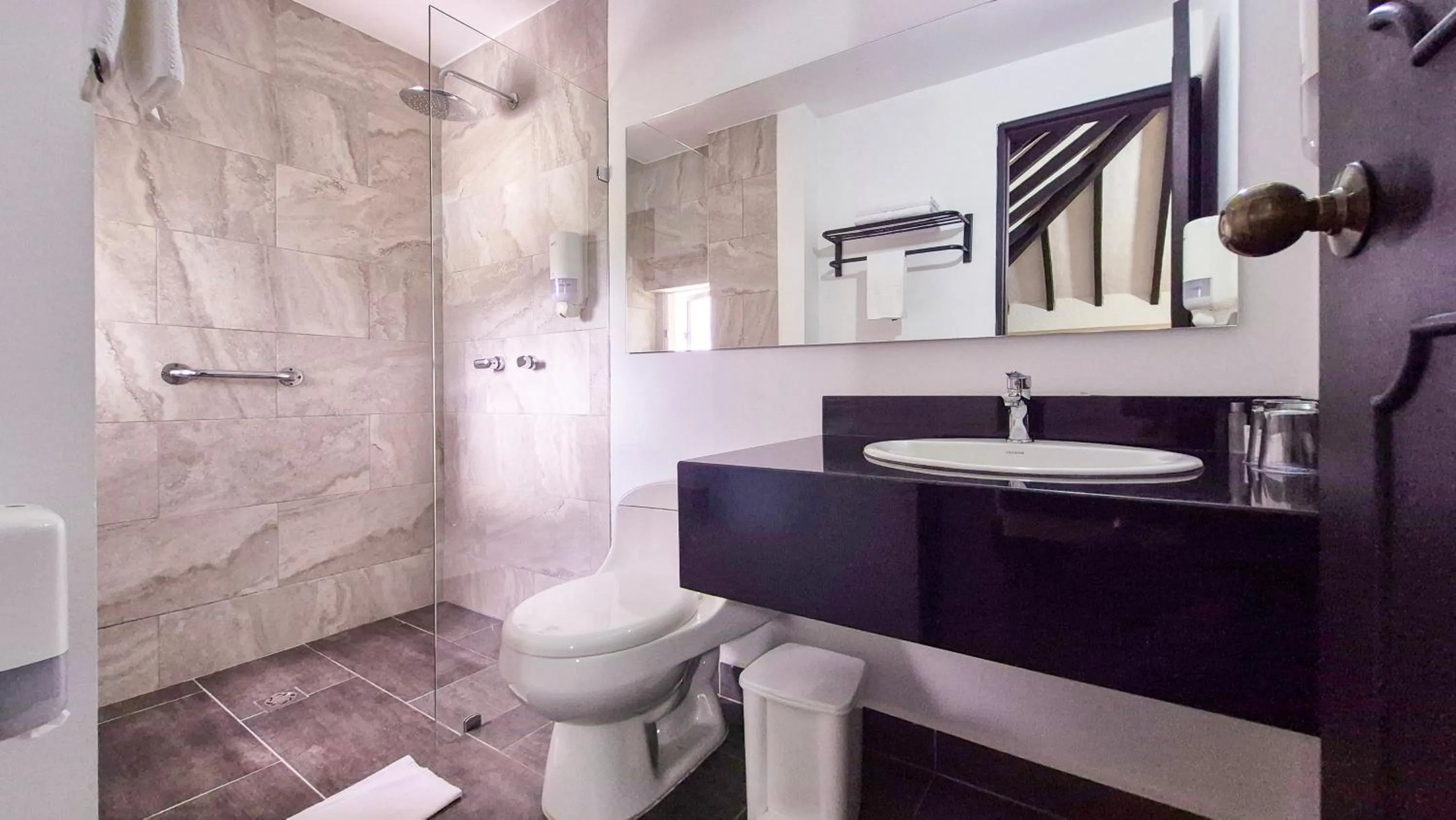 Bathroom in Hotel Santiago de Arma