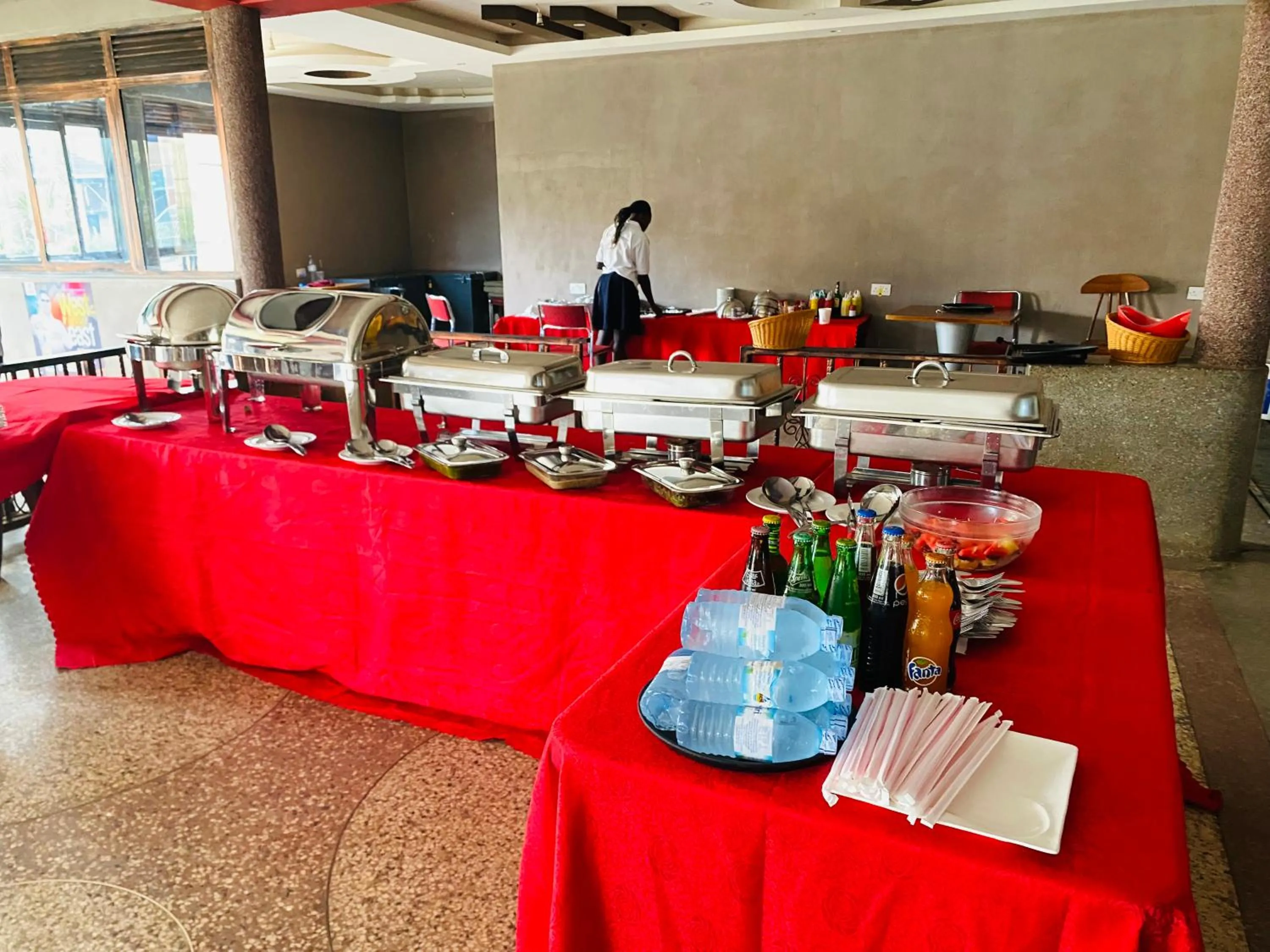 Restaurant/places to eat in Dyvan Lounge & Cottages