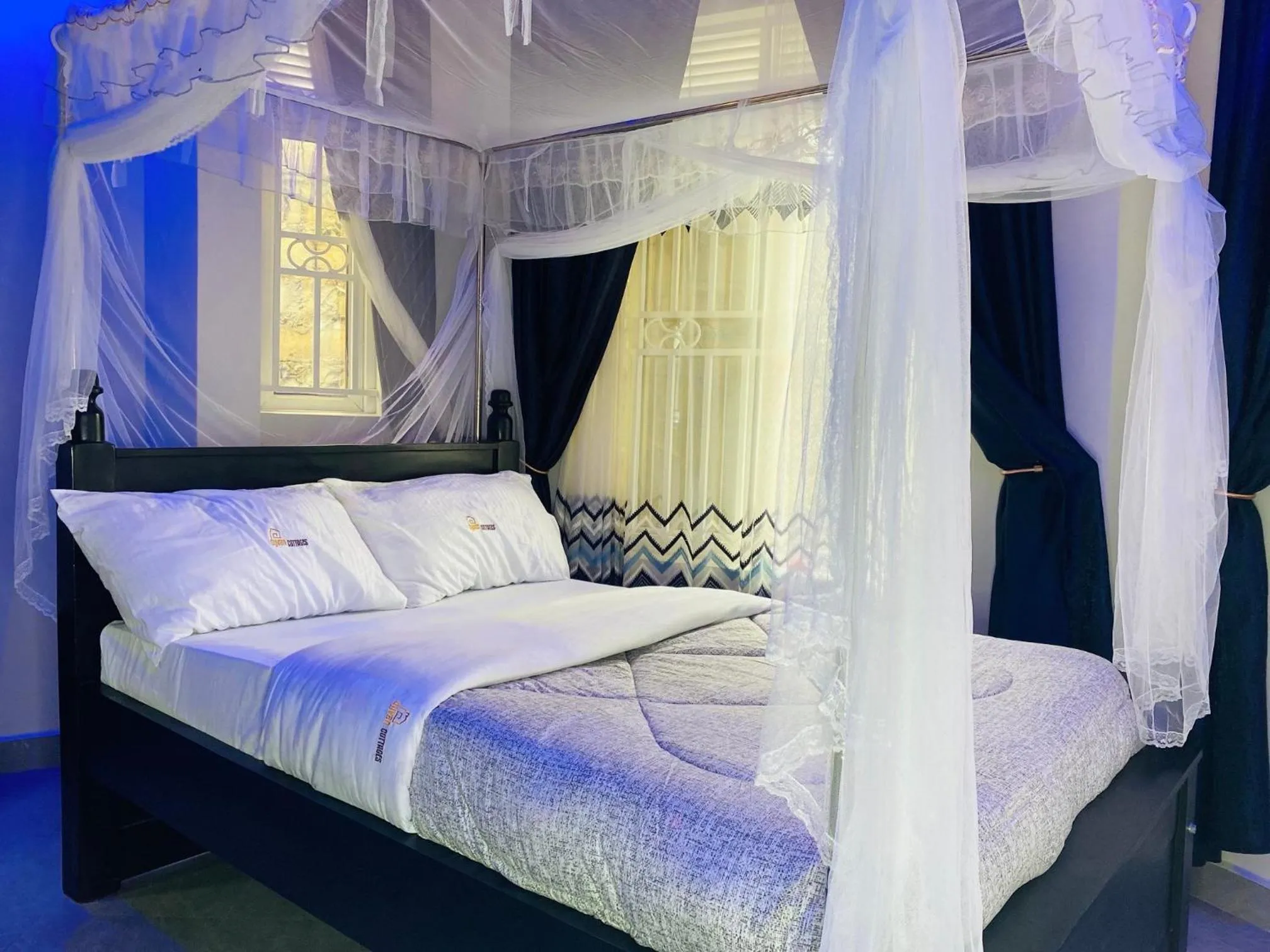 Bed in Dyvan Lounge & Cottages