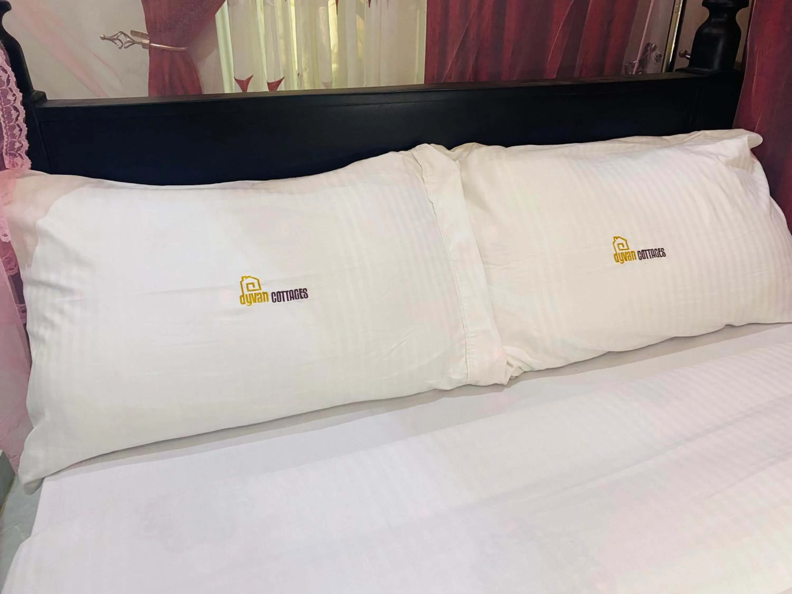 Bed in Dyvan Lounge & Cottages