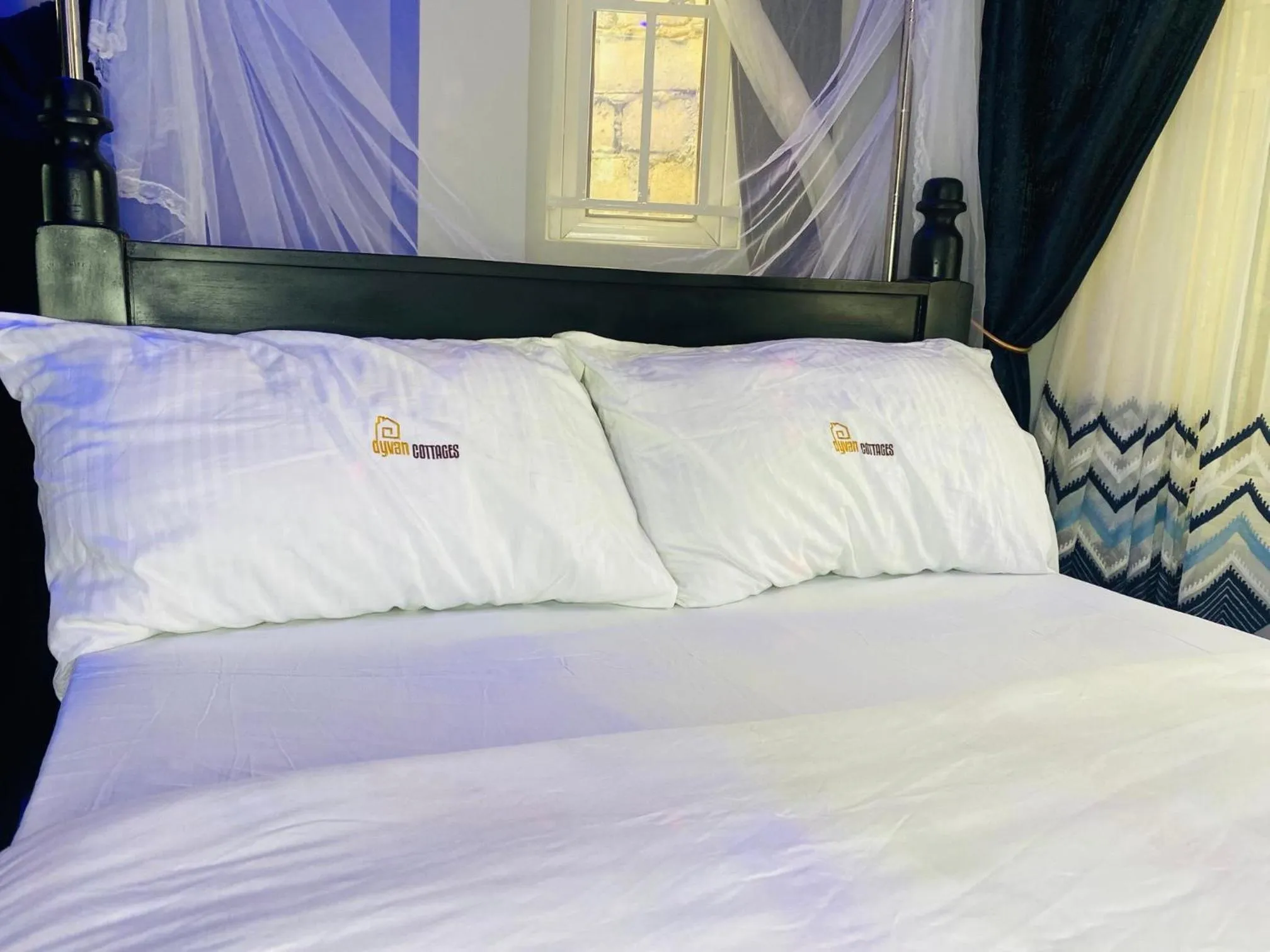 Bed in Dyvan Lounge & Cottages