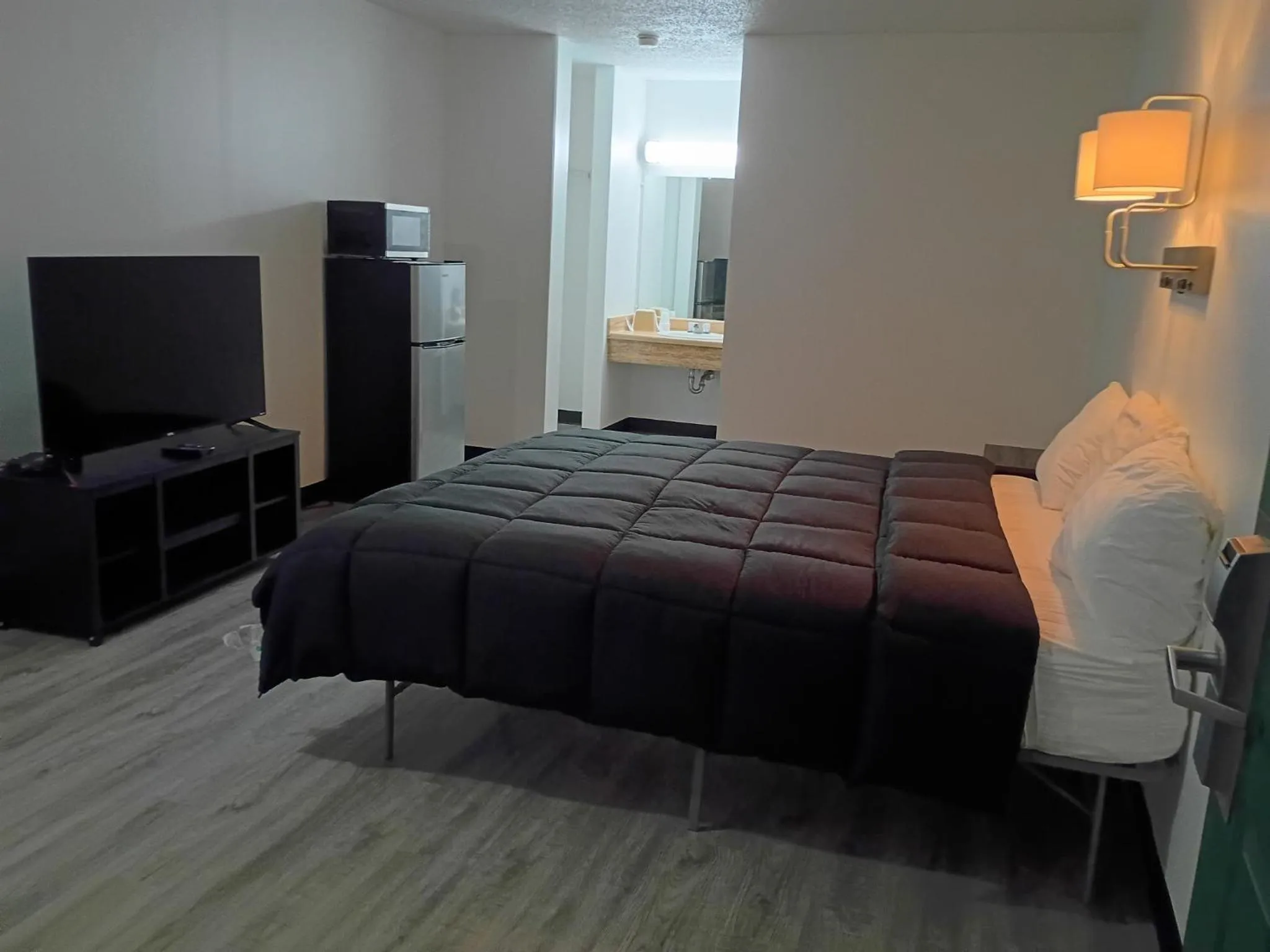 Bed in The Hastings Inn Parsons