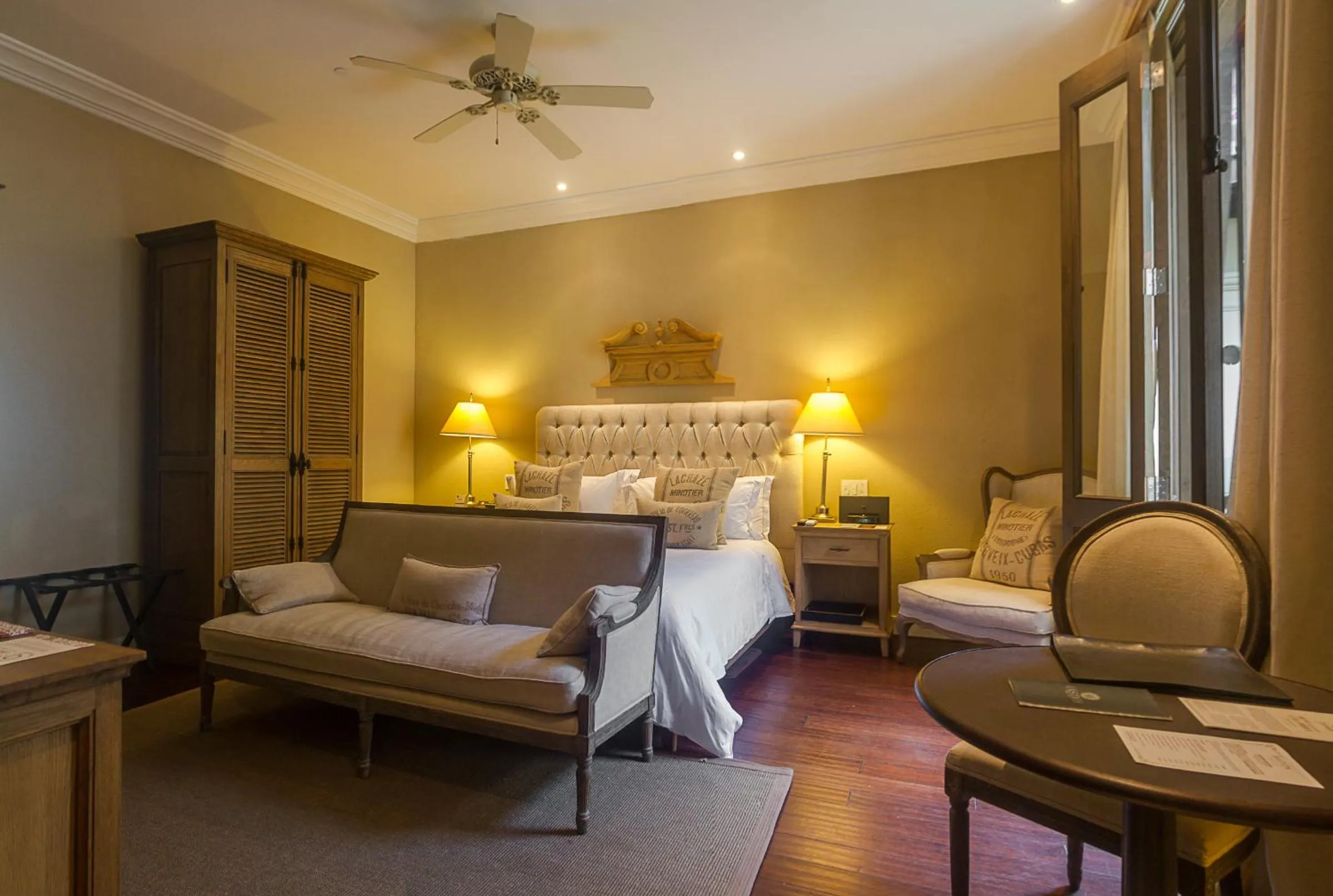 Bed in Bastión Luxury Hotel