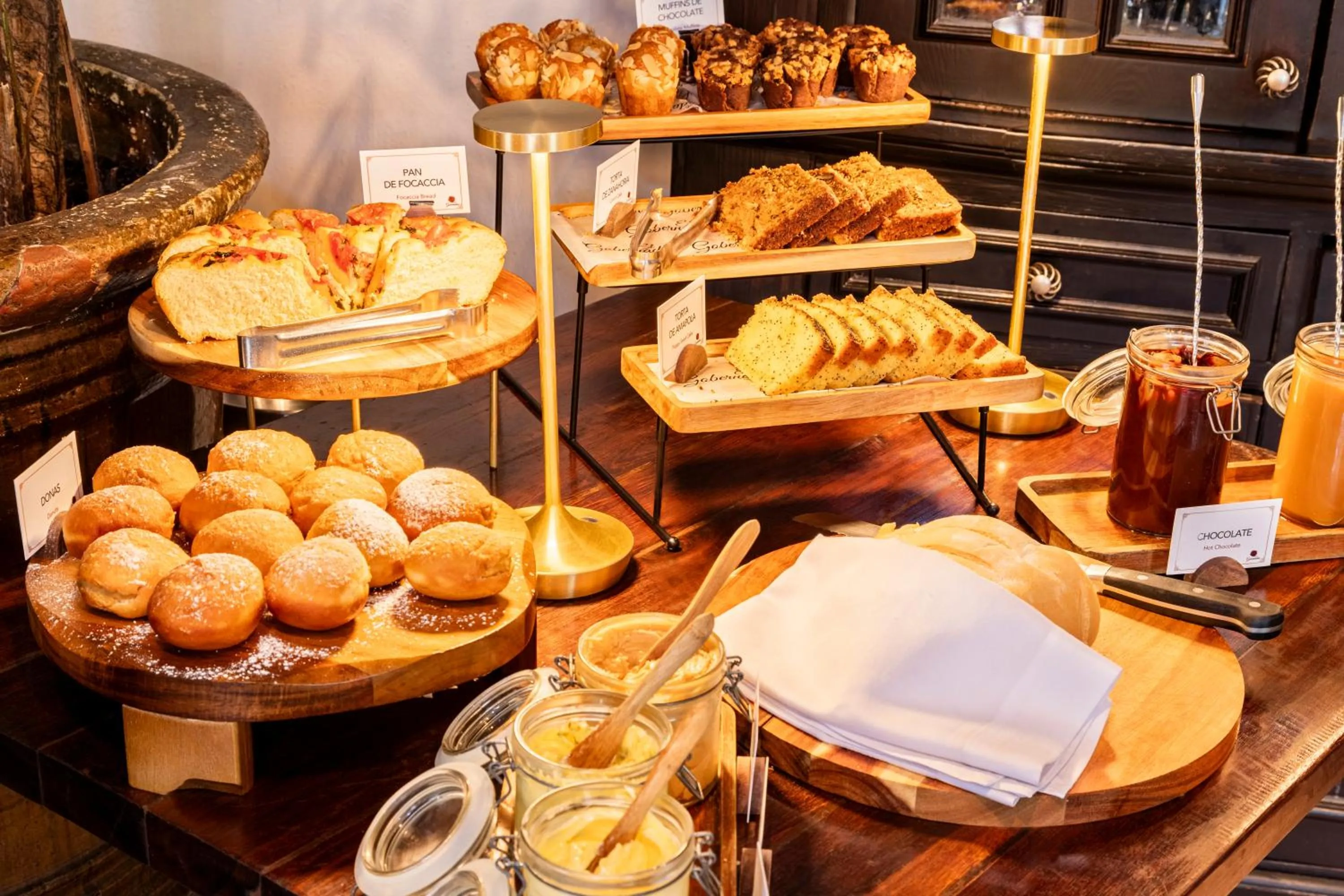 Food and drinks in Bastión Luxury Hotel