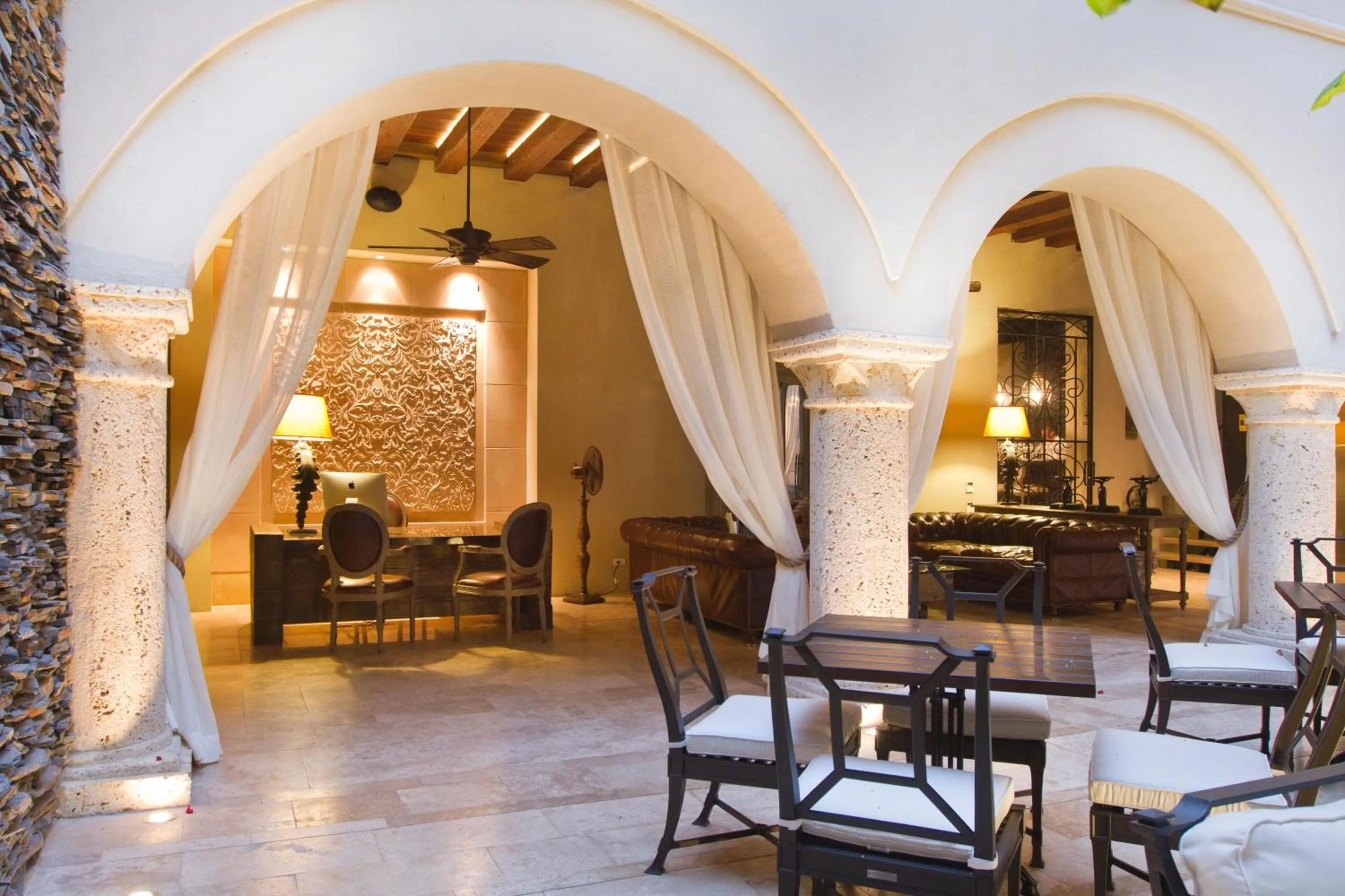 Patio in Bastión Luxury Hotel