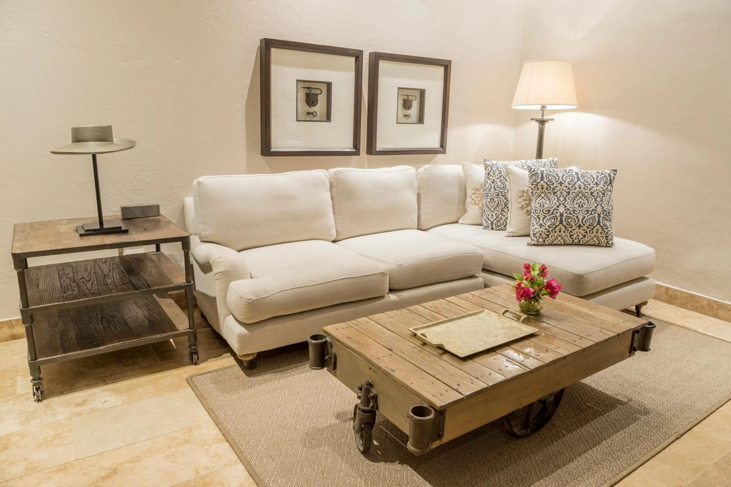 Photo of the whole room in Bastión Luxury Hotel