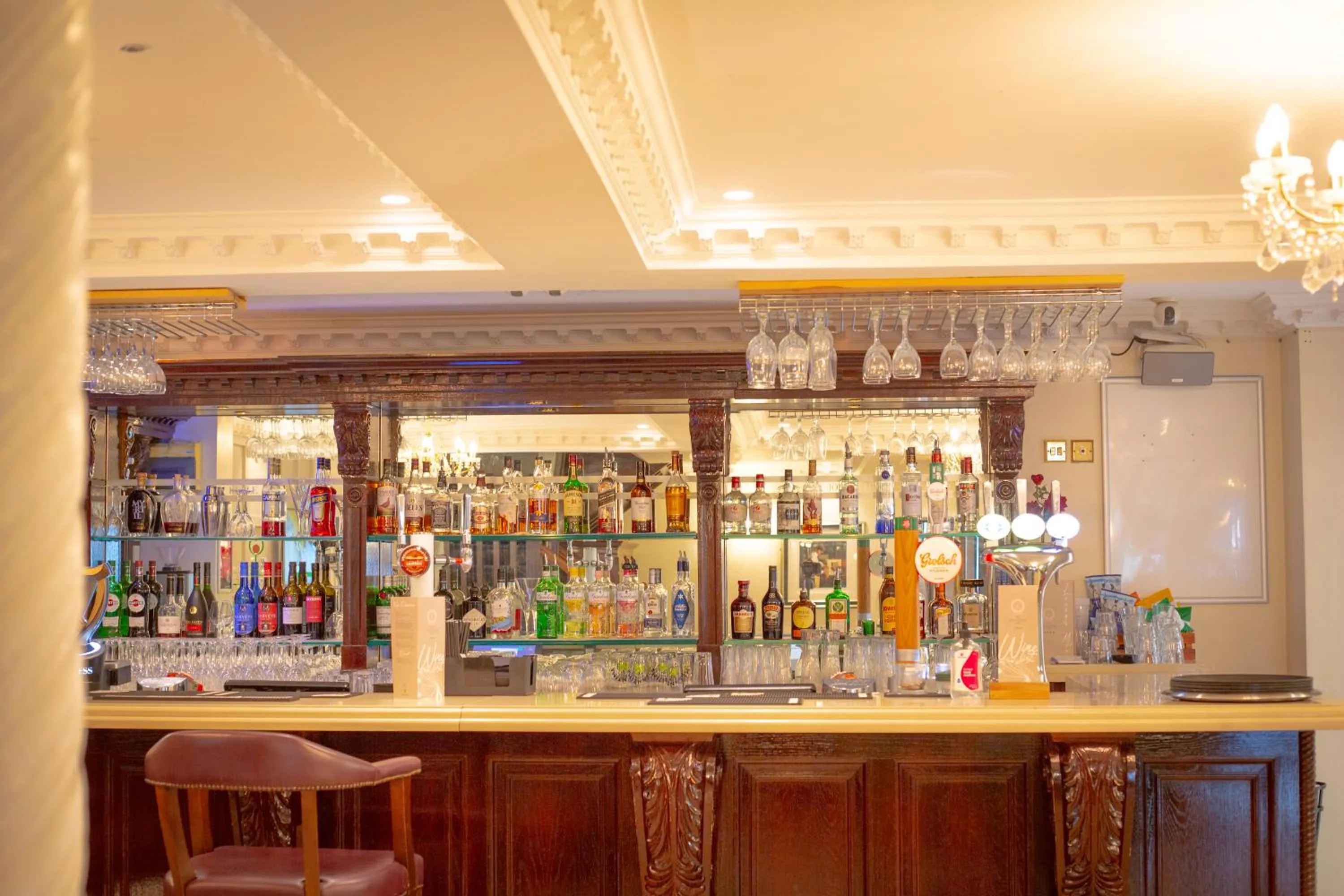 Lounge or bar in The Hermitage Hotel - OCEANA COLLECTION