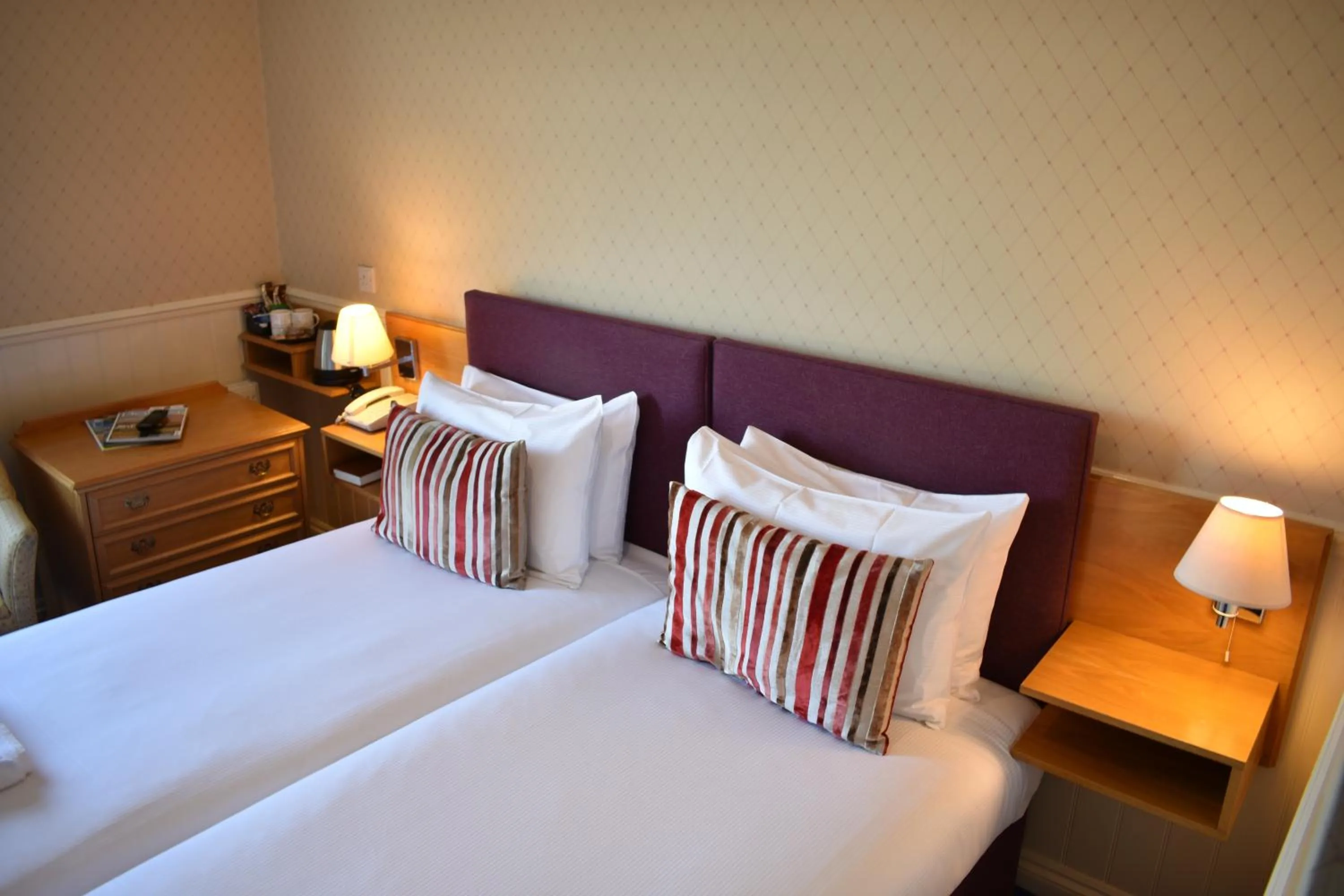 Compact Twin Room with Sea View in The Hermitage Hotel - OCEANA COLLECTION