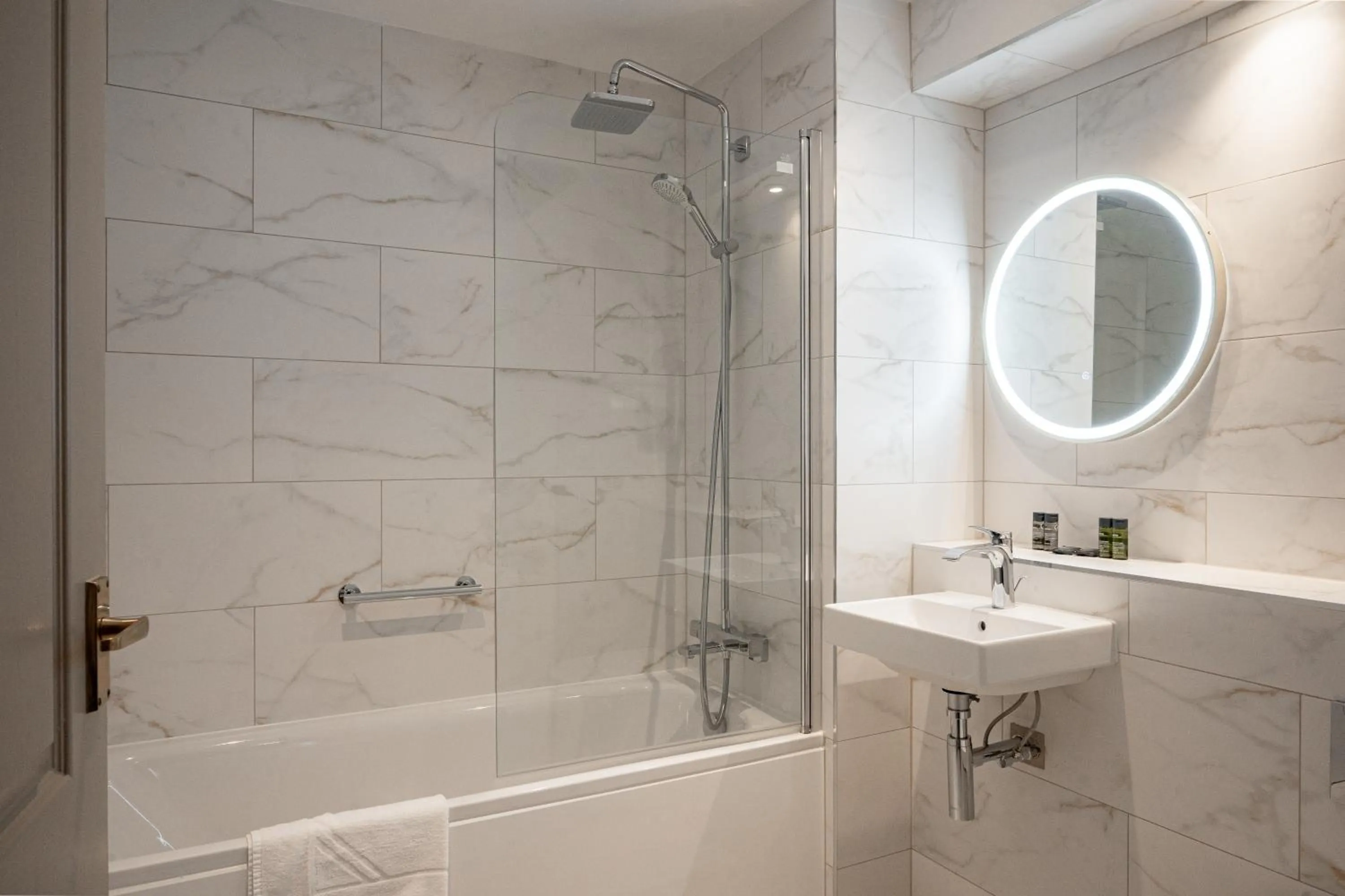 Premier King or Twin Room in The Hermitage Hotel - OCEANA COLLECTION