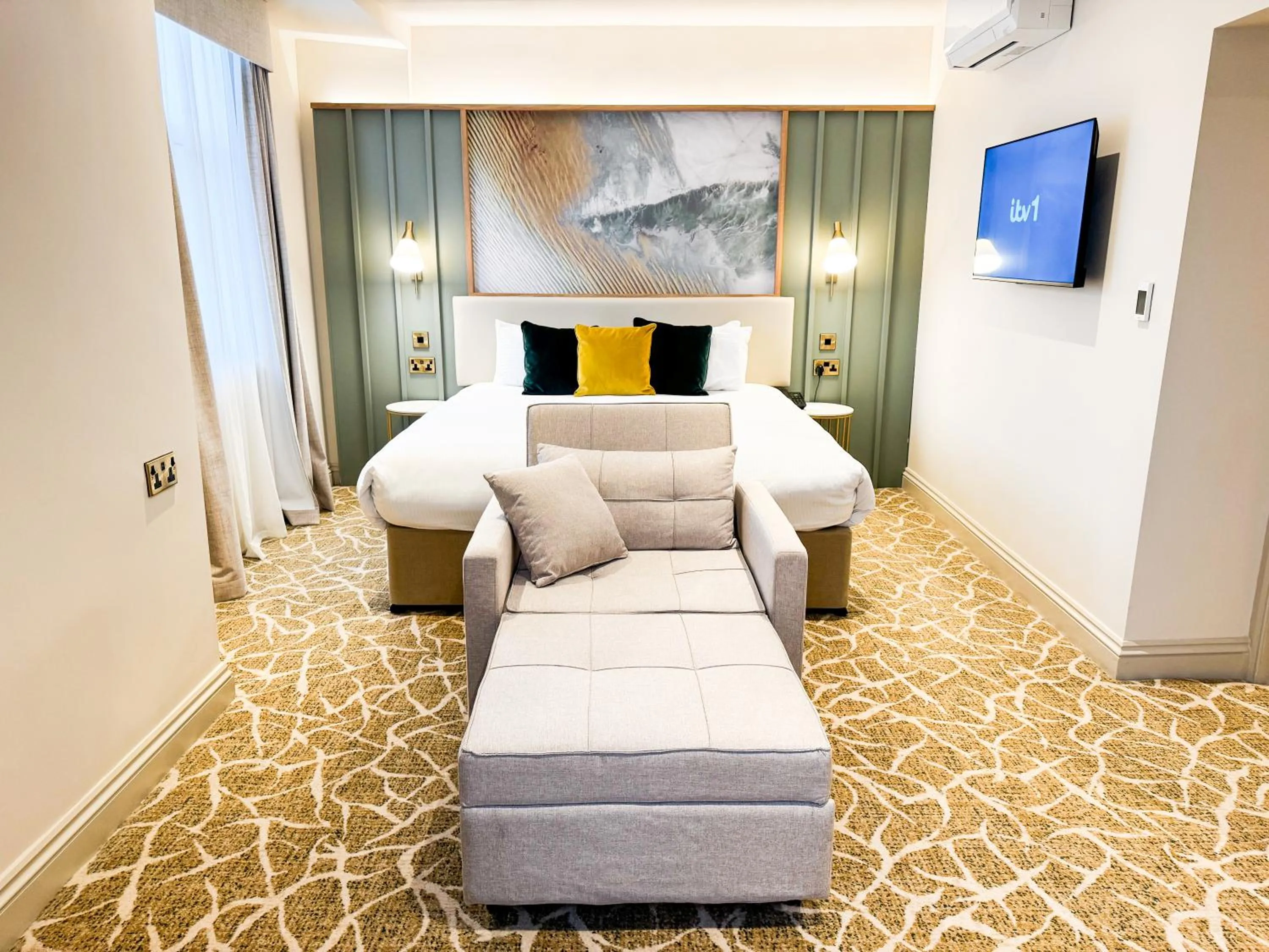 Bed in The Hermitage Hotel - OCEANA COLLECTION