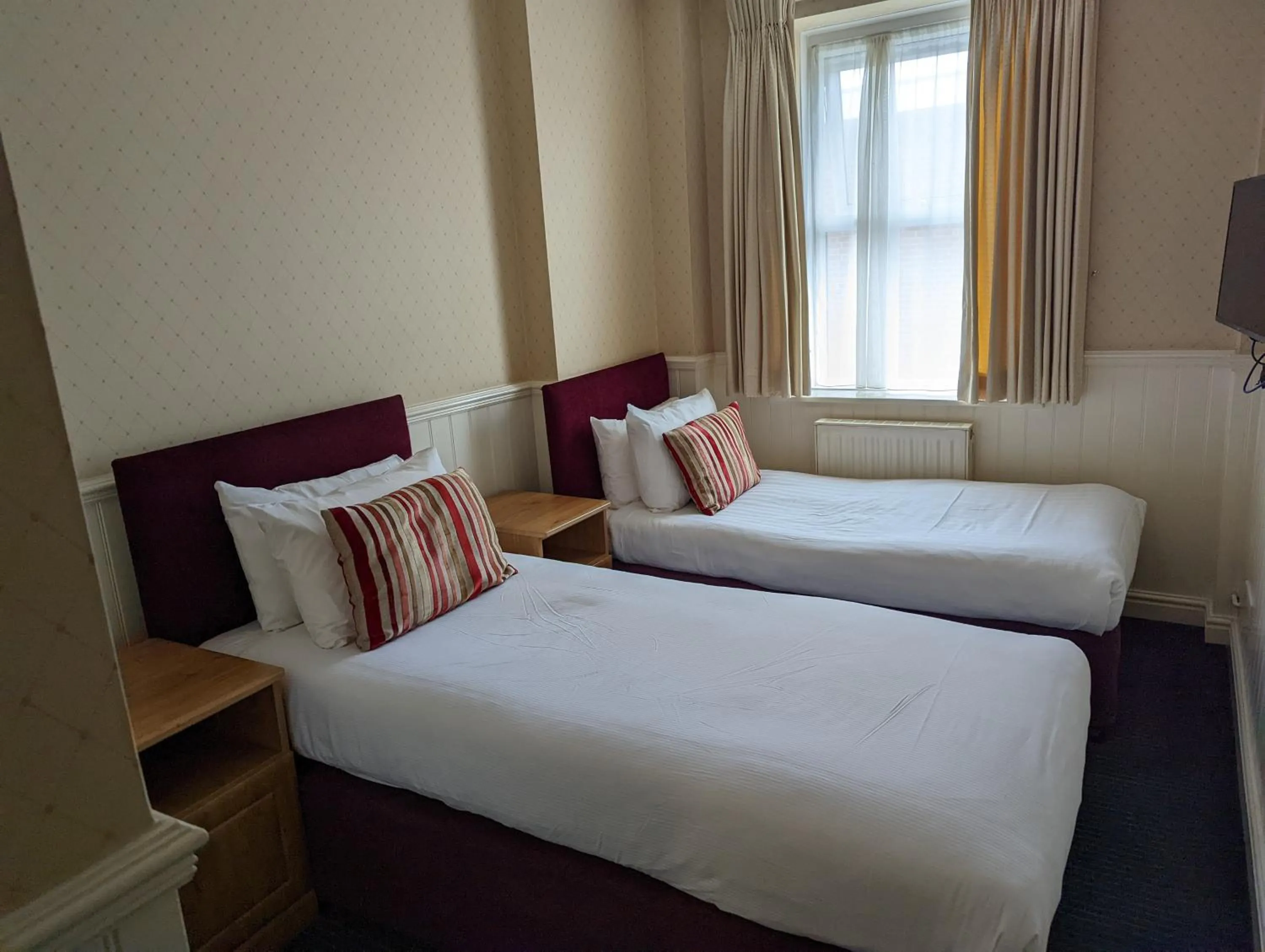 Compact Twin in The Hermitage Hotel - OCEANA COLLECTION