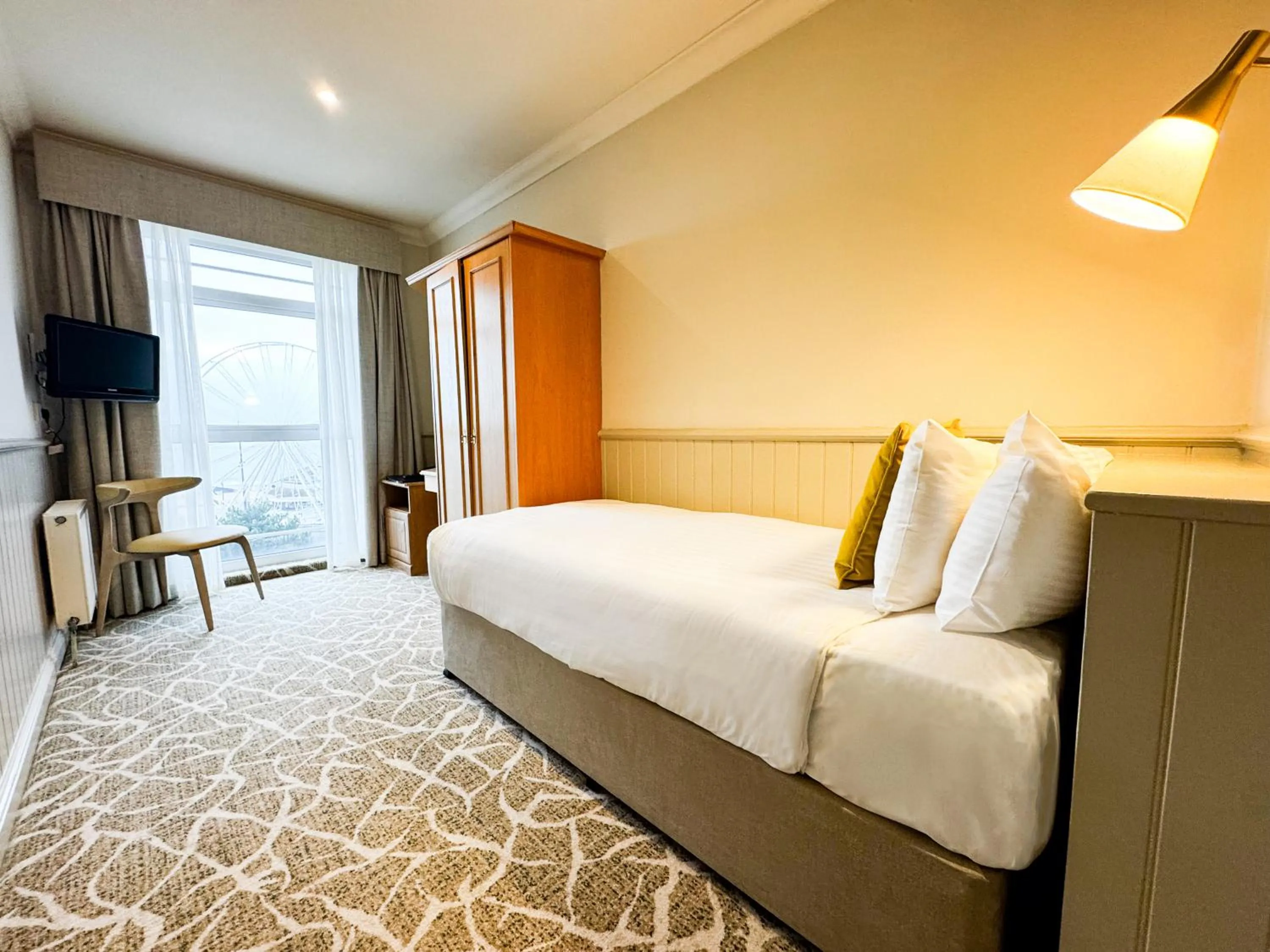 Bed in The Hermitage Hotel - OCEANA COLLECTION