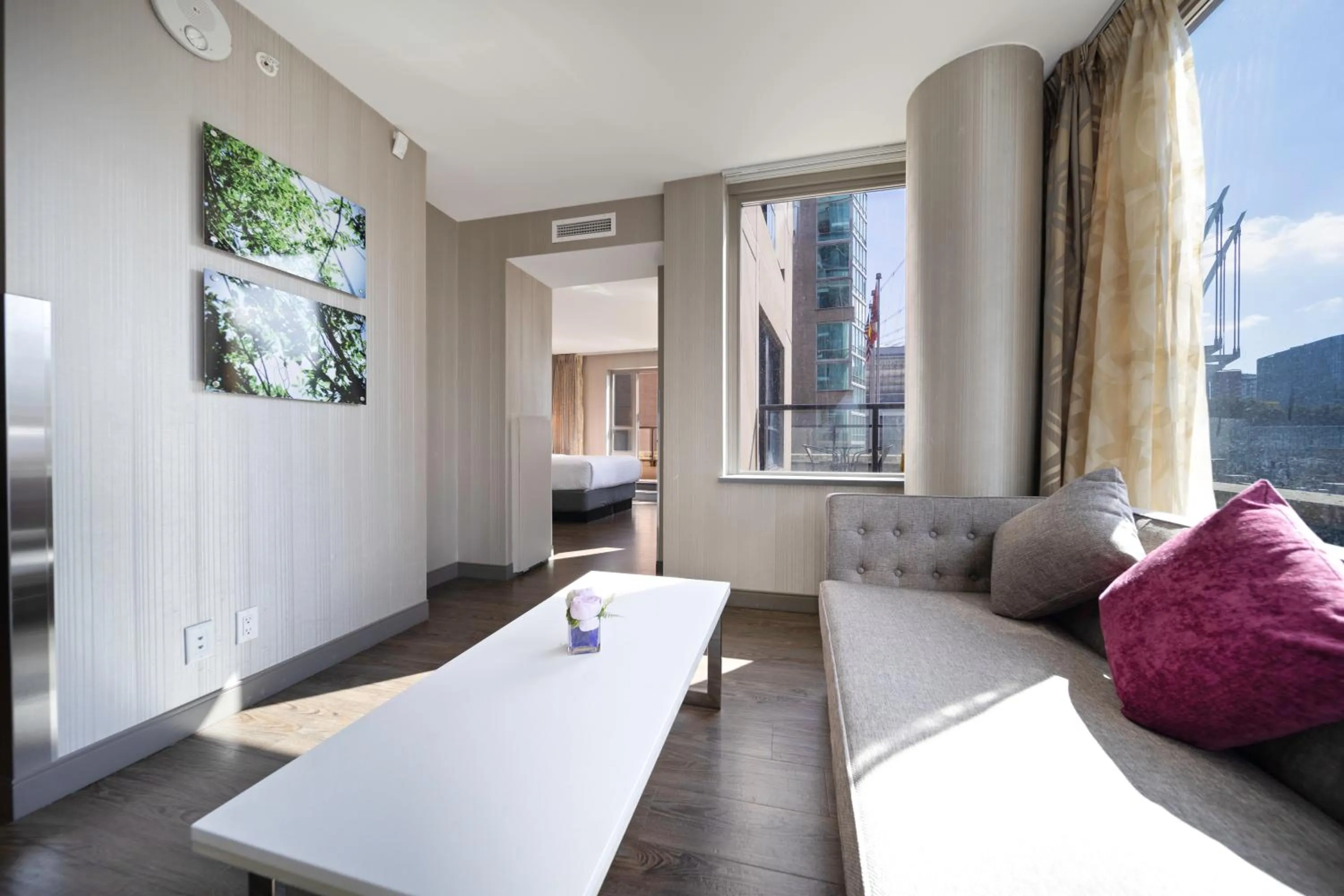 Living room, Bed in Hotel BLU