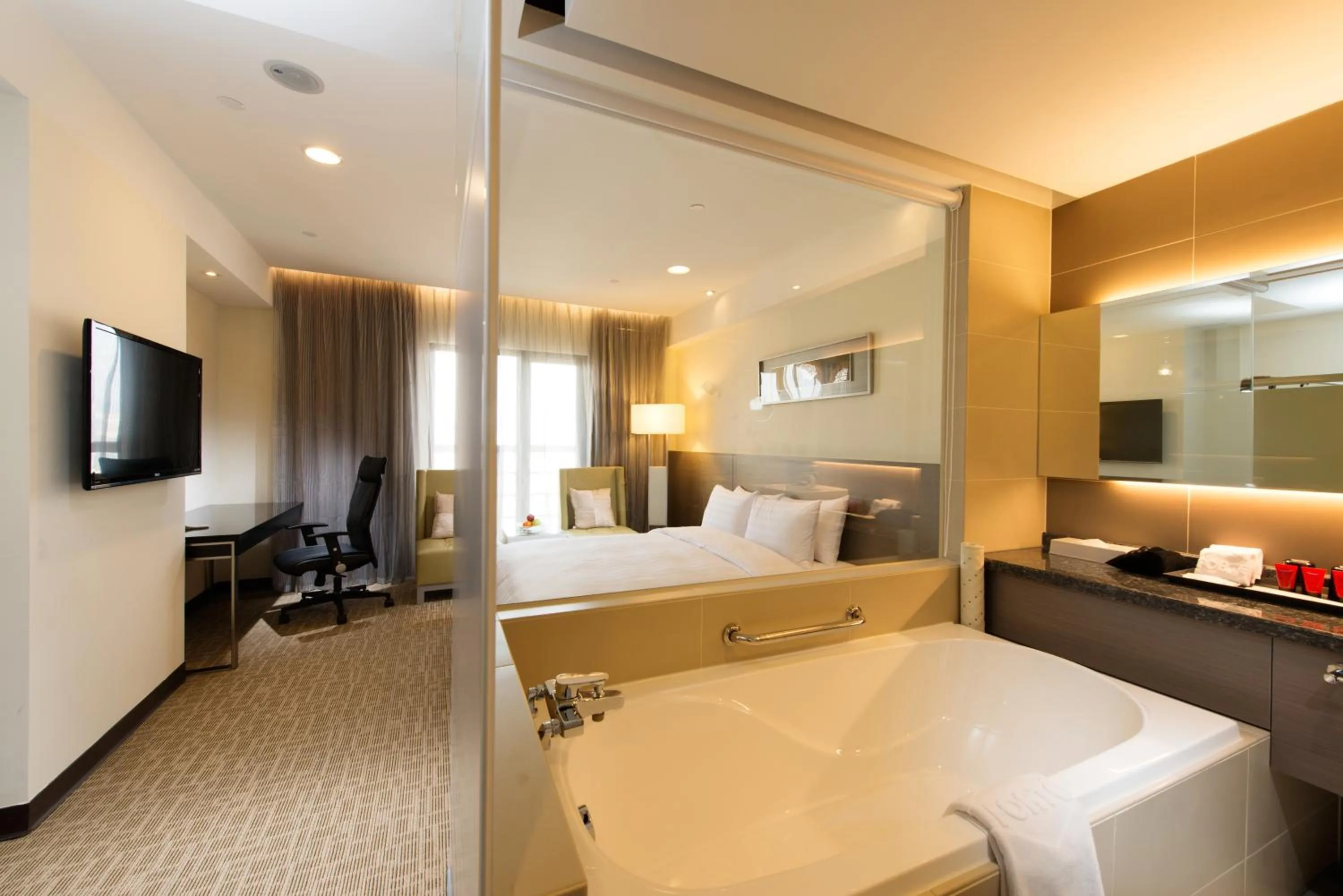 Photo of the whole room, Bed in Forte Hotel Changhua