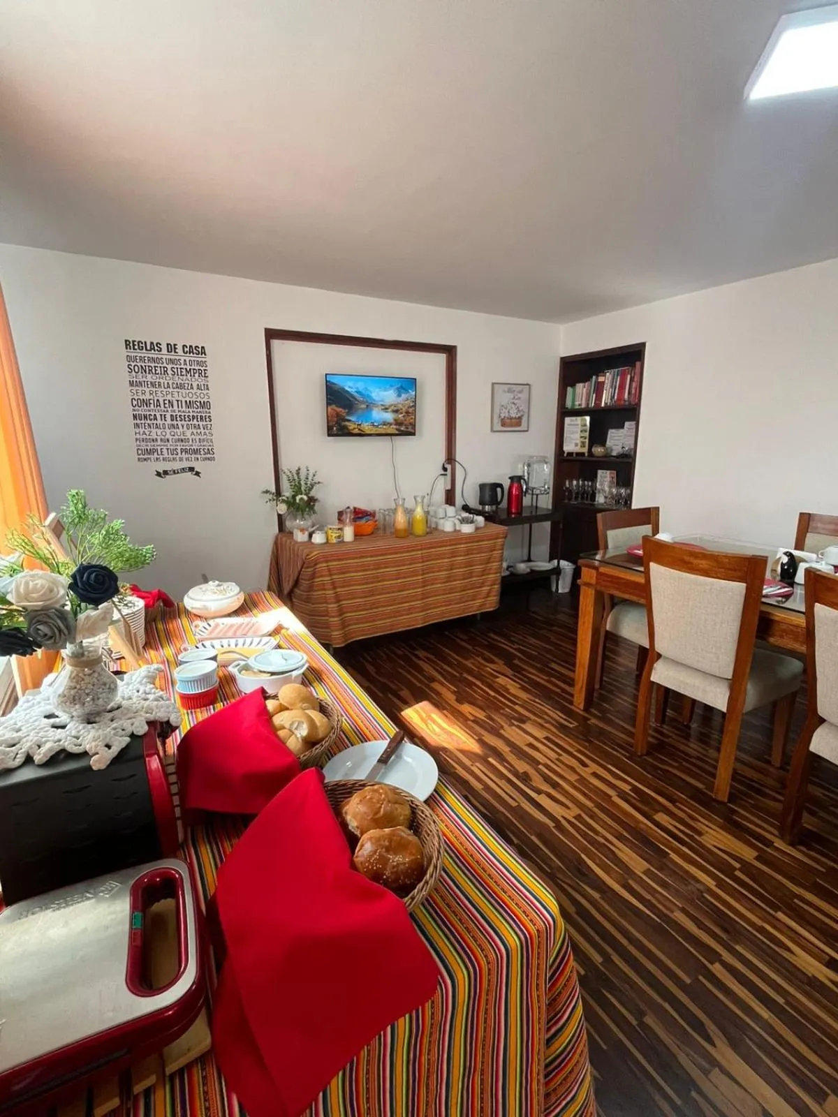 Buffet breakfast in Harmony Inn Miraflores