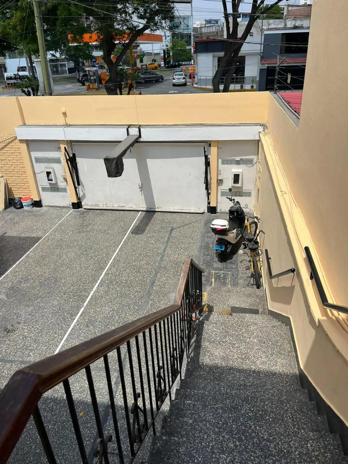 Parking in Harmony Inn Miraflores