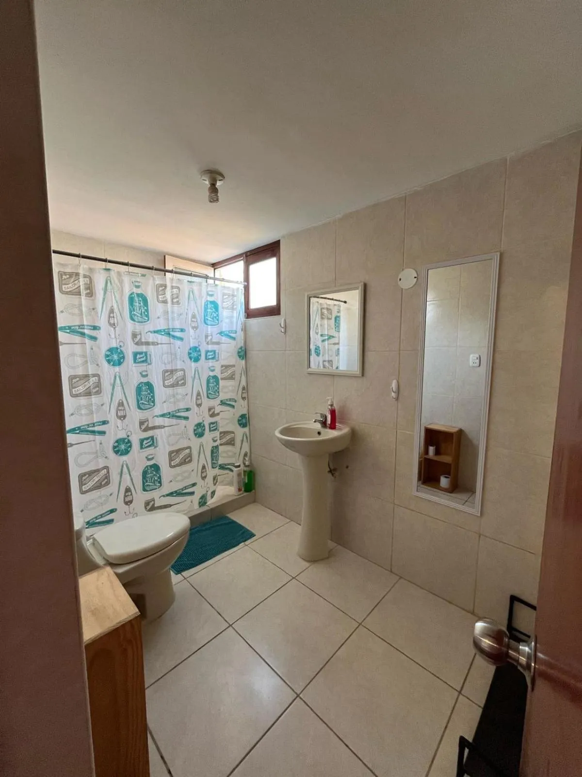 Shower in Harmony Inn Miraflores