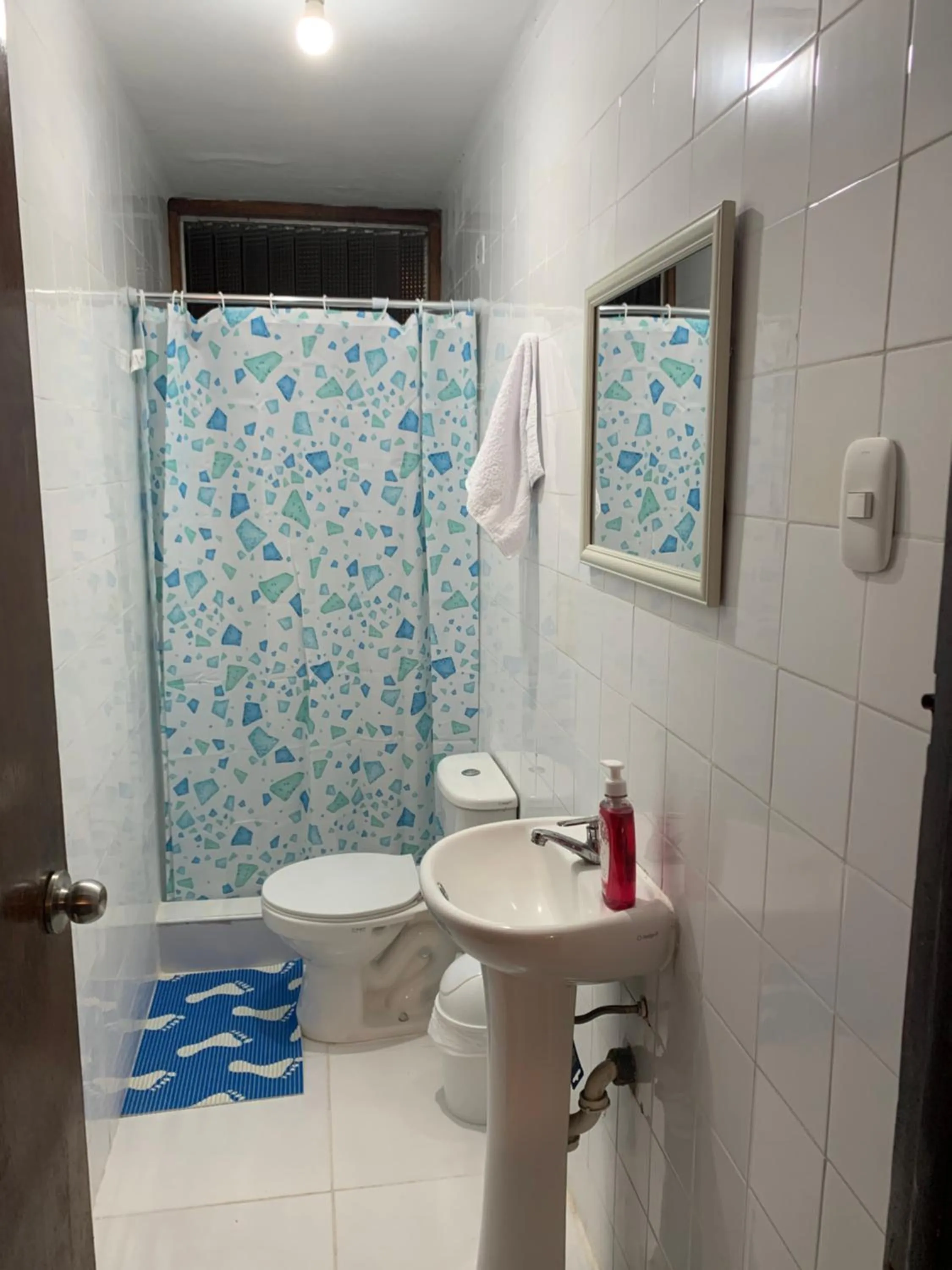 Shower in Harmony Inn Miraflores