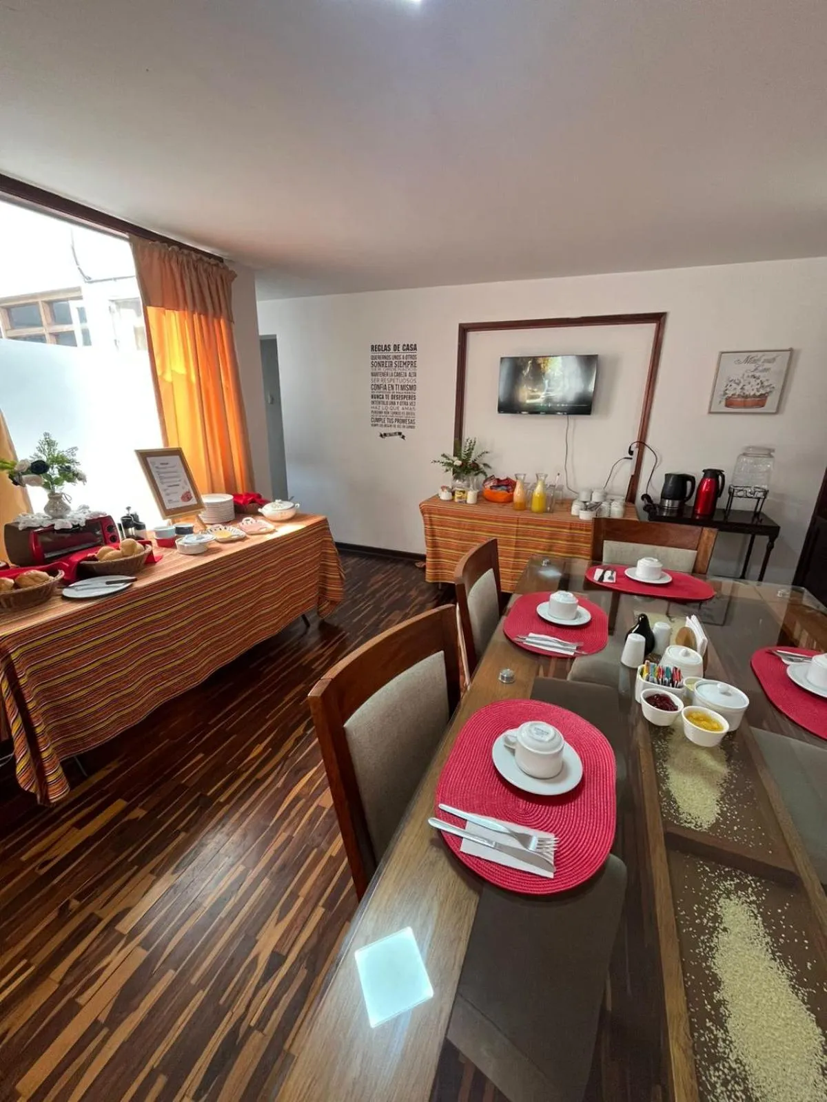 Food and drinks in Harmony Inn Miraflores