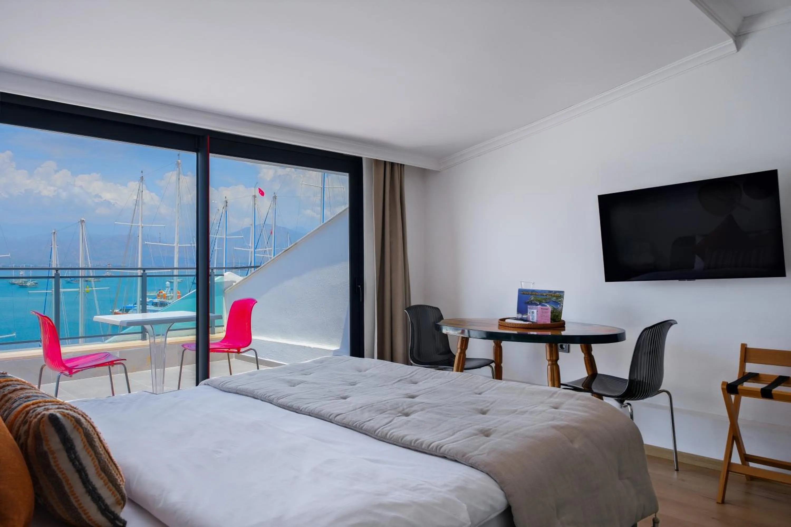 Bed in Körfez Residence