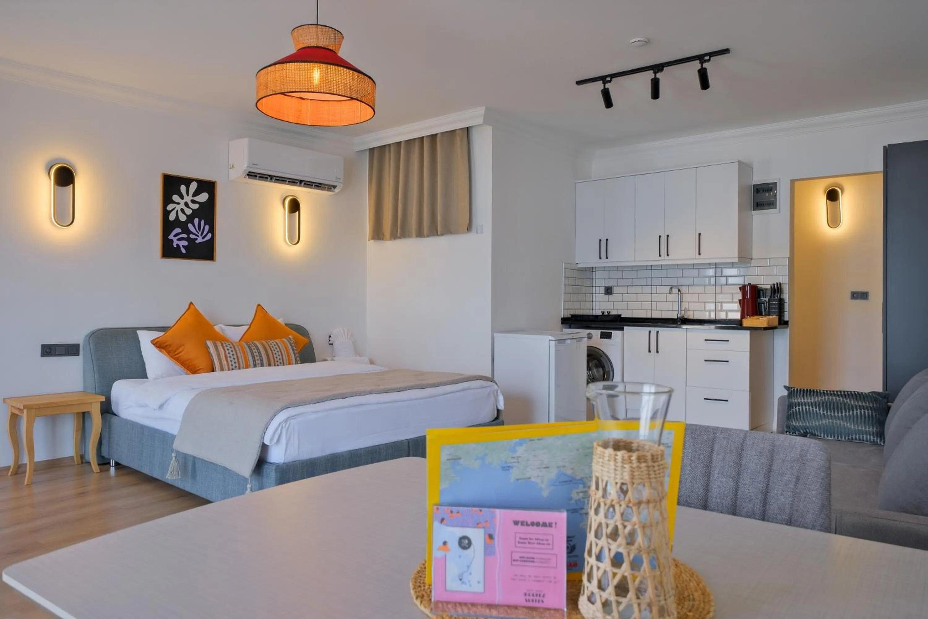 Bed in Körfez Residence