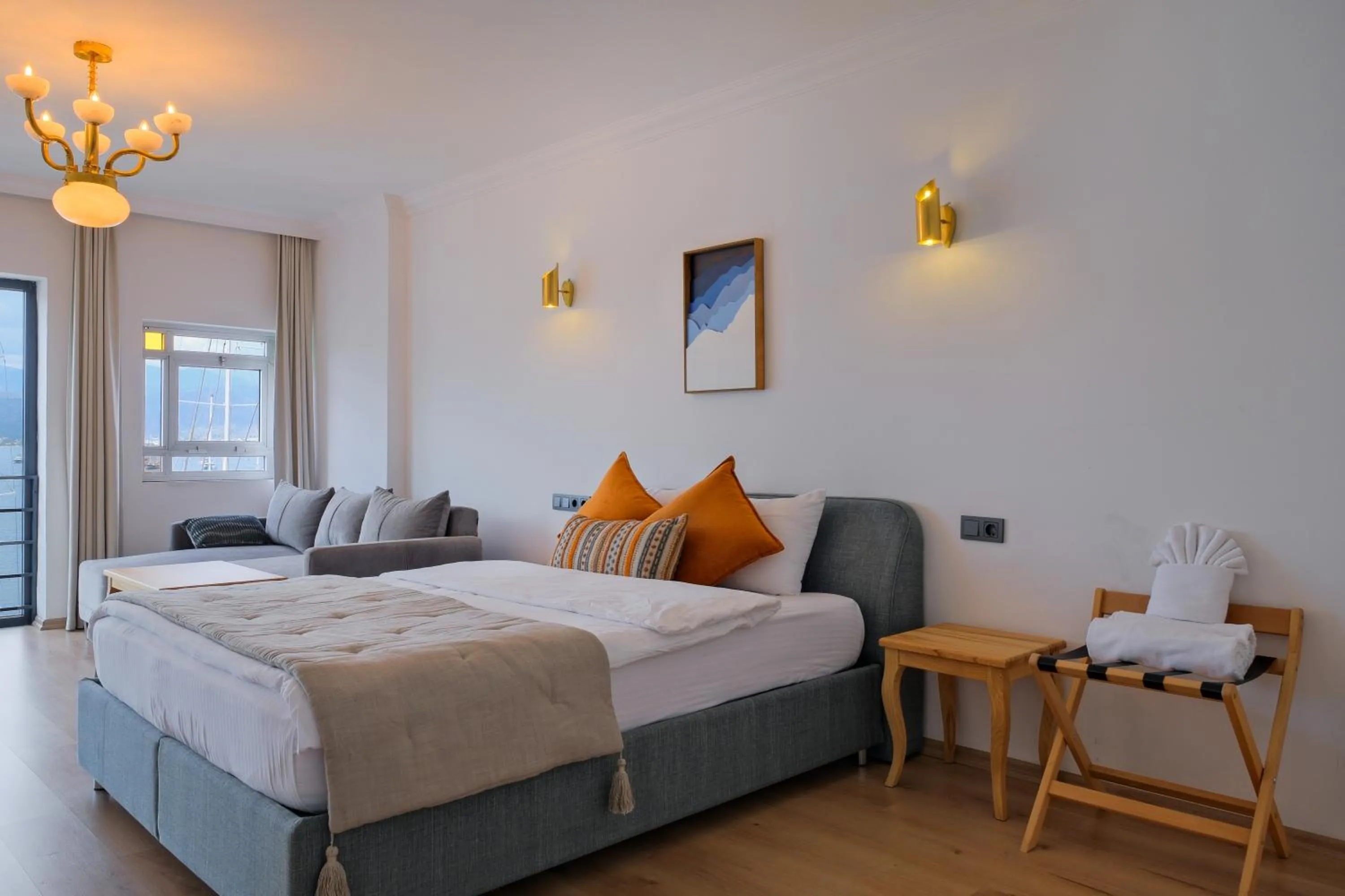 Bed in Körfez Residence