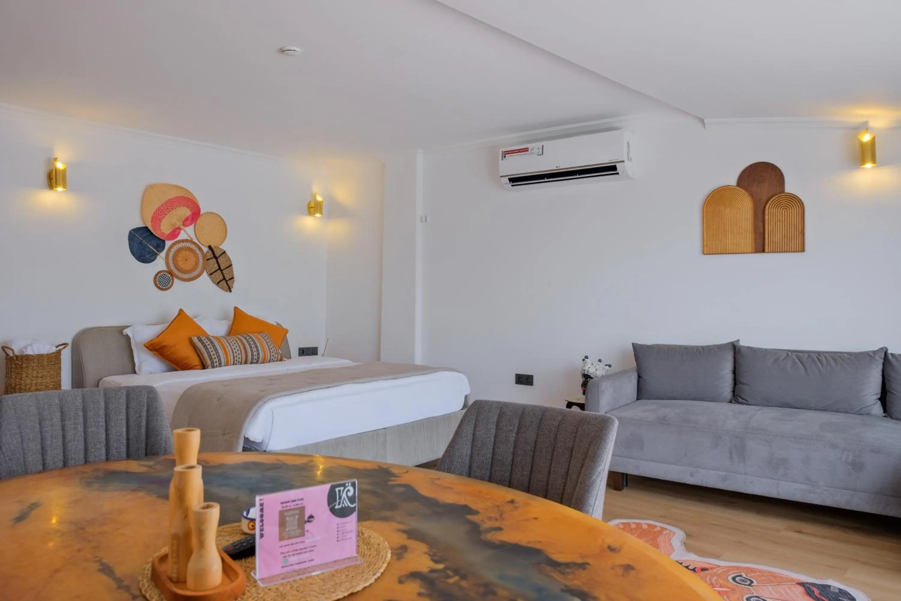 Seating area in Körfez Residence