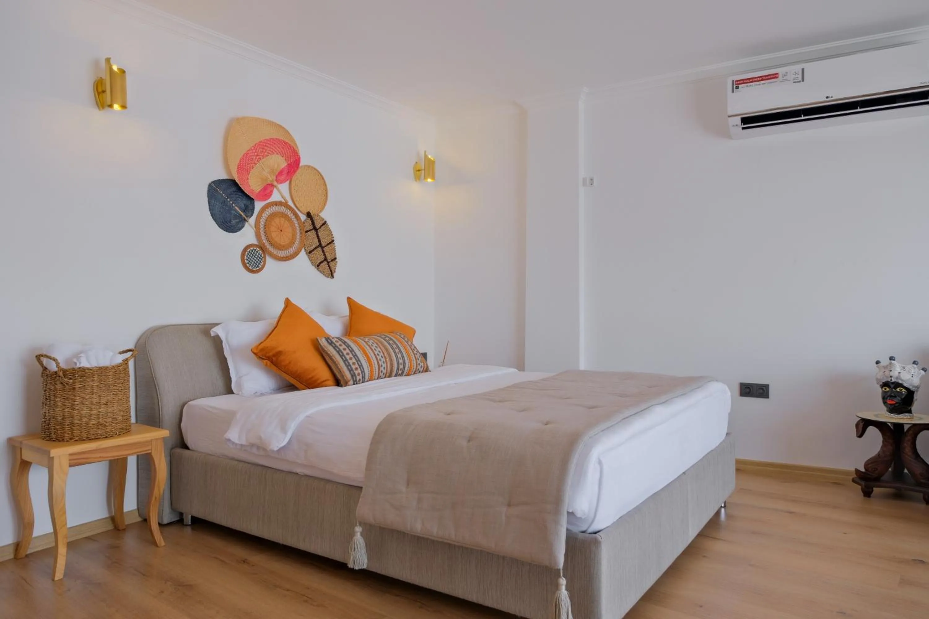 Bed in Körfez Residence