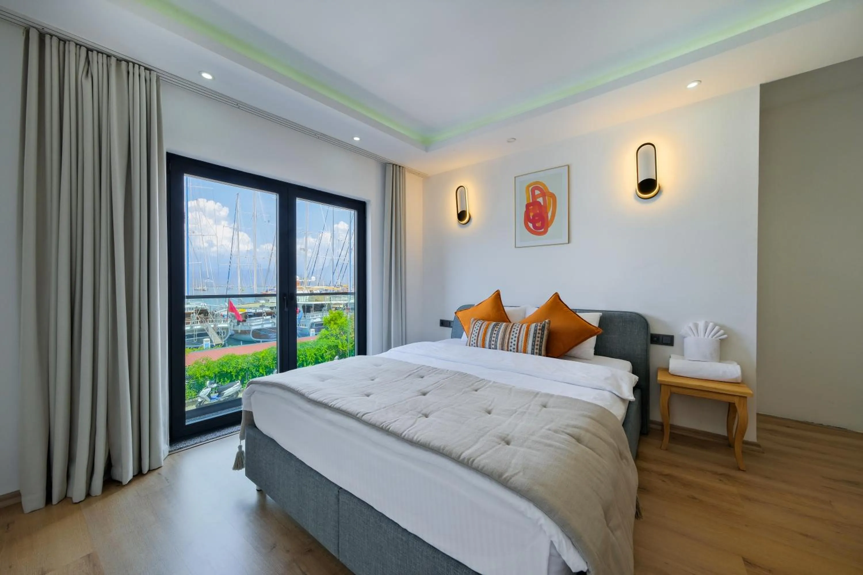 Bed in Körfez Residence