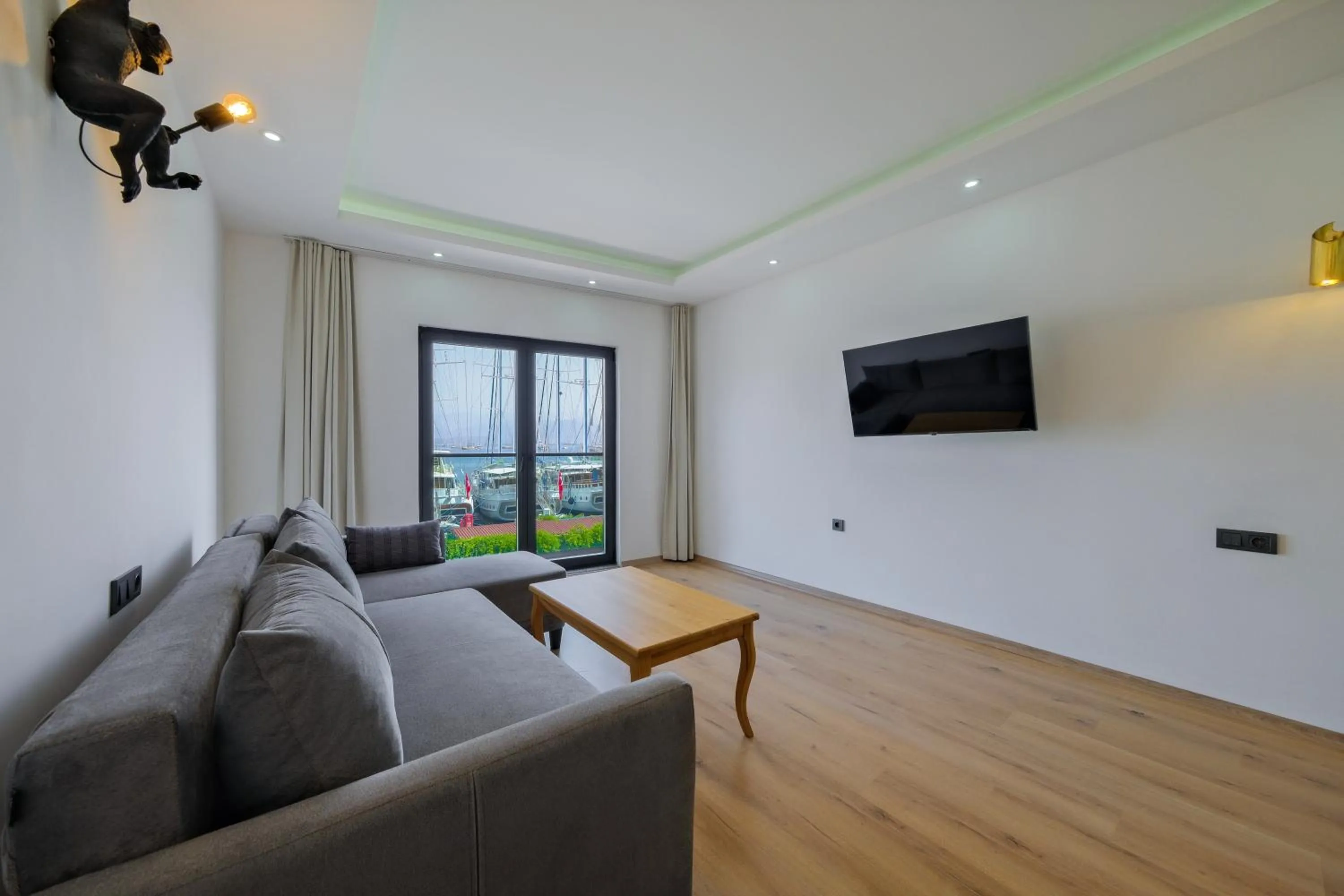 Seating area in Körfez Residence