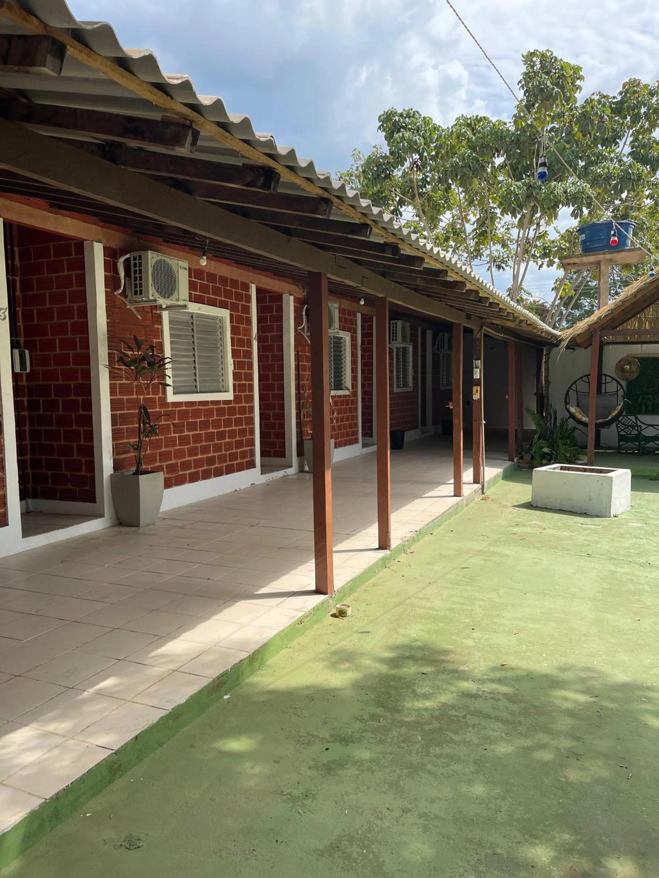 Property building in Pousada Angatu alter