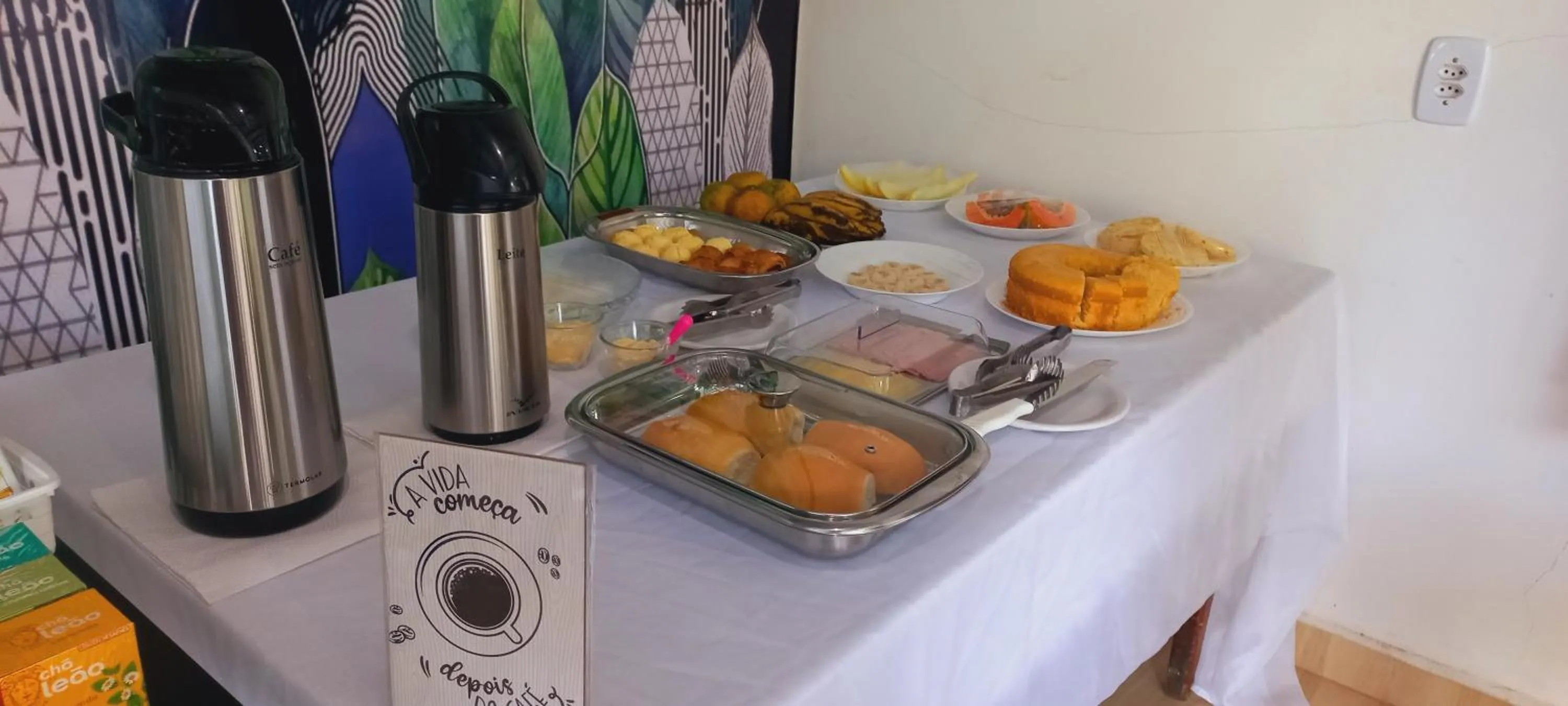 Continental breakfast in Pousada Angatu alter