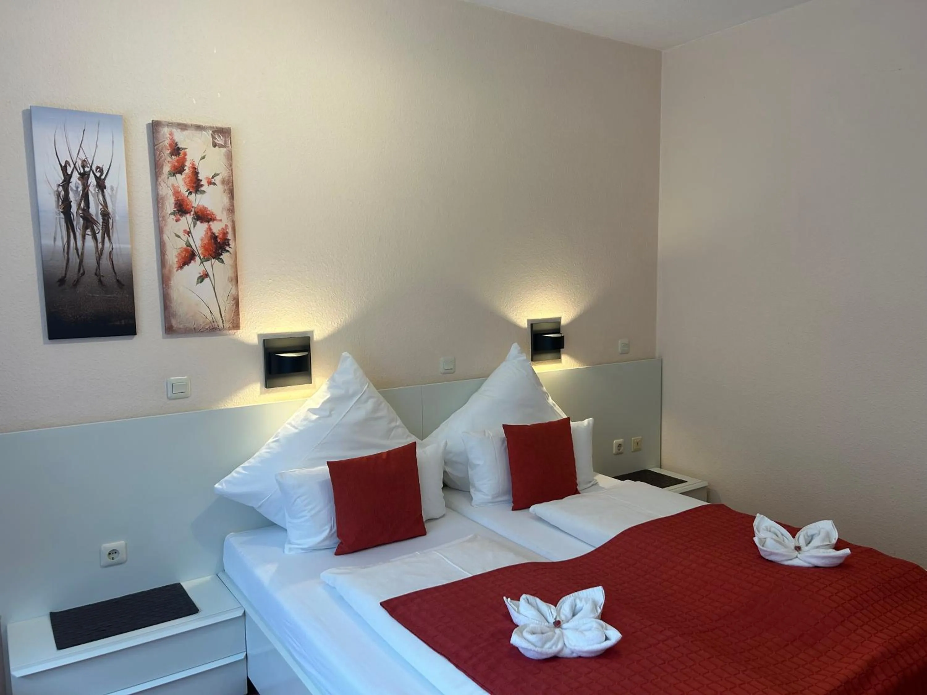 Photo of the whole room, Bed in Flair Hotel zur Therme