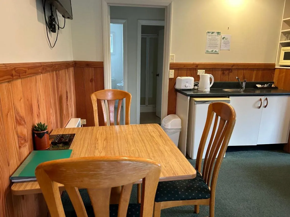 Seating area in Kiwi Park Motels